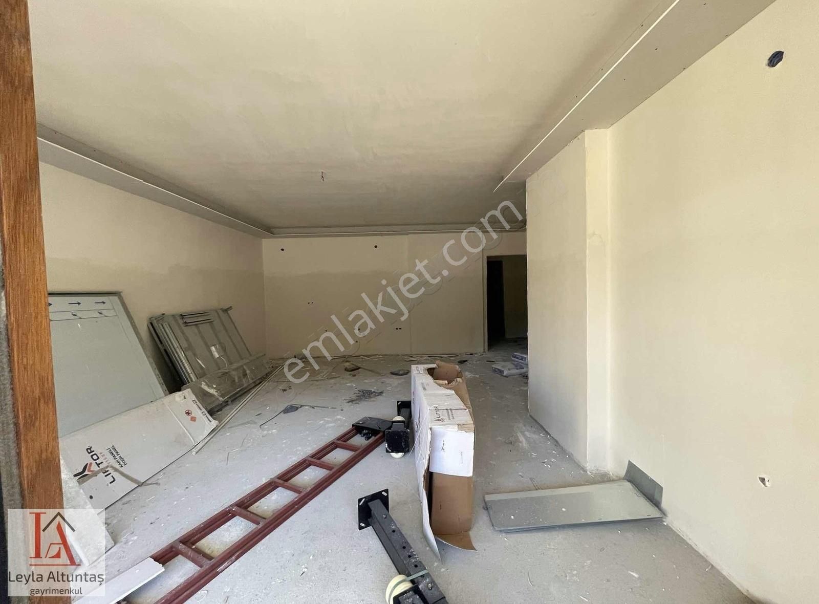 Kaşüstü Vadipark Sitesinde Satılık Sıfır 1+1 Daire - Görsel 12