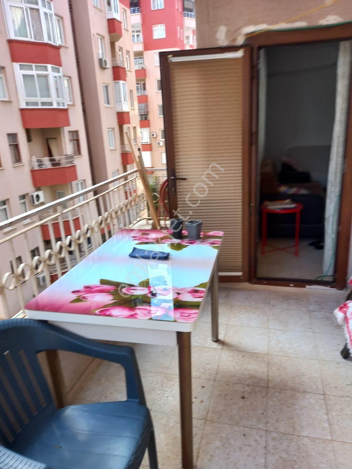 Vega'dan Mezitli Cuma Pazarı Cıvarında Site İçinde Satılık 3+1 Daire - Görsel 2