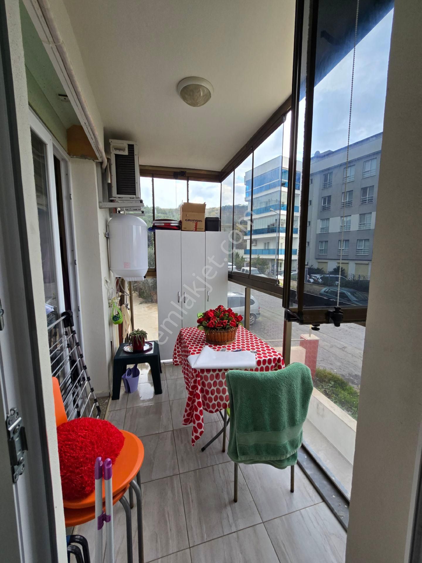 Kuşadası Merkezde Değirmendere Mevkiinde Arakat 1+1 60m2 Katlamalı Cam Balkonlu - Görsel 30