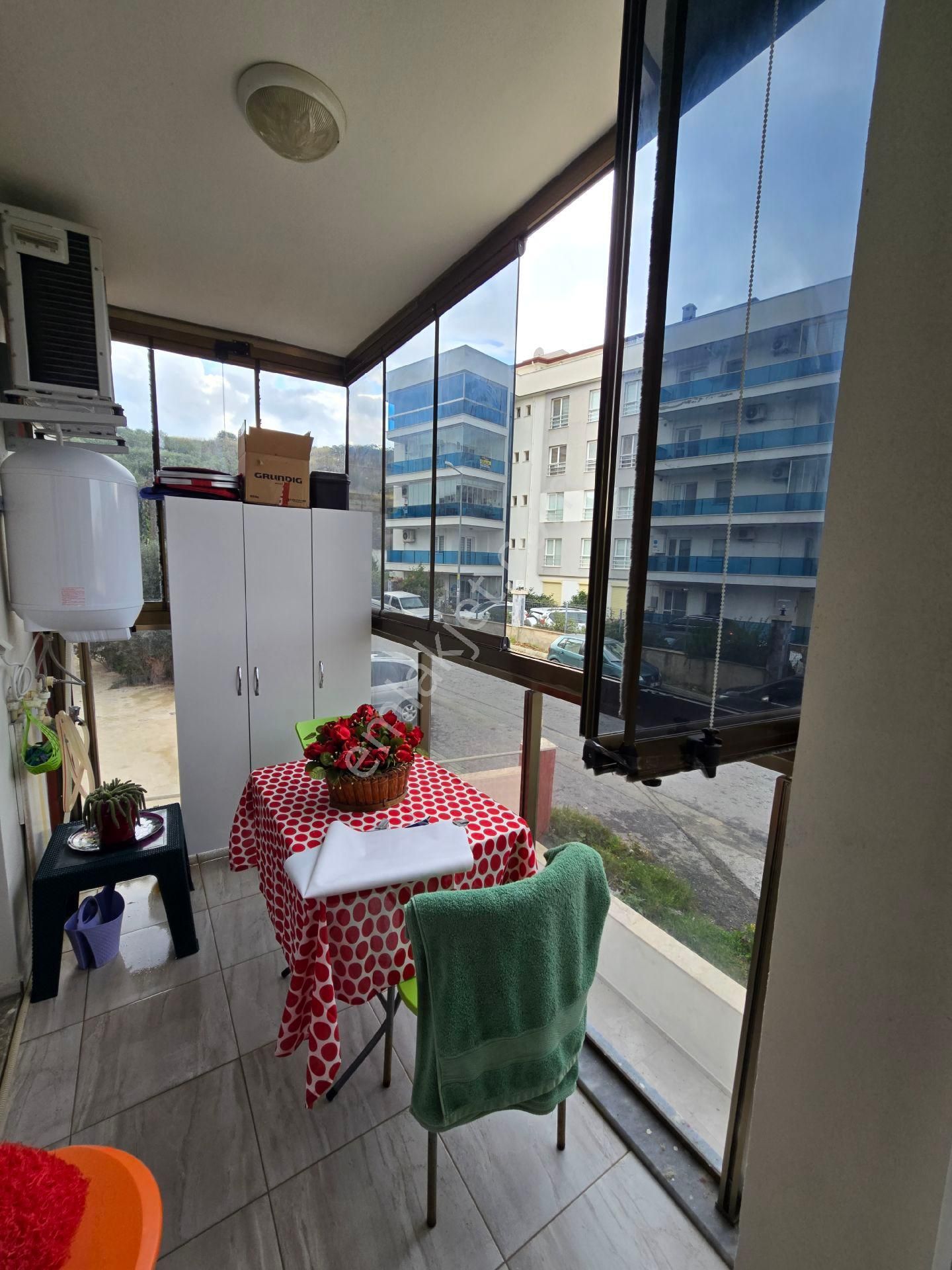 Kuşadası Merkezde Değirmendere Mevkiinde Arakat 1+1 60m2 Katlamalı Cam Balkonlu - Görsel 29