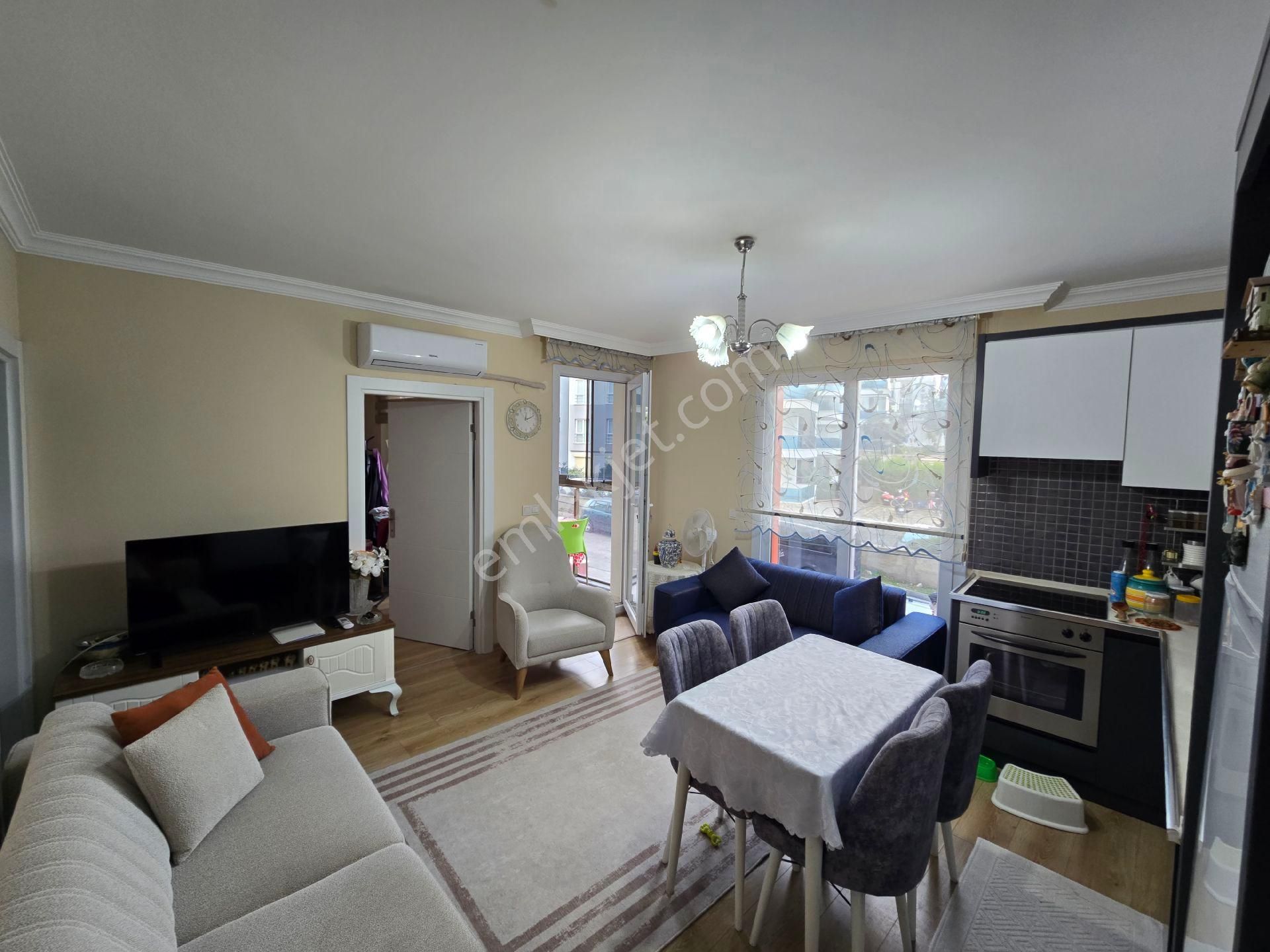 Kuşadası Merkezde Değirmendere Mevkiinde Arakat 1+1 60m2 Katlamalı Cam Balkonlu - Görsel 19