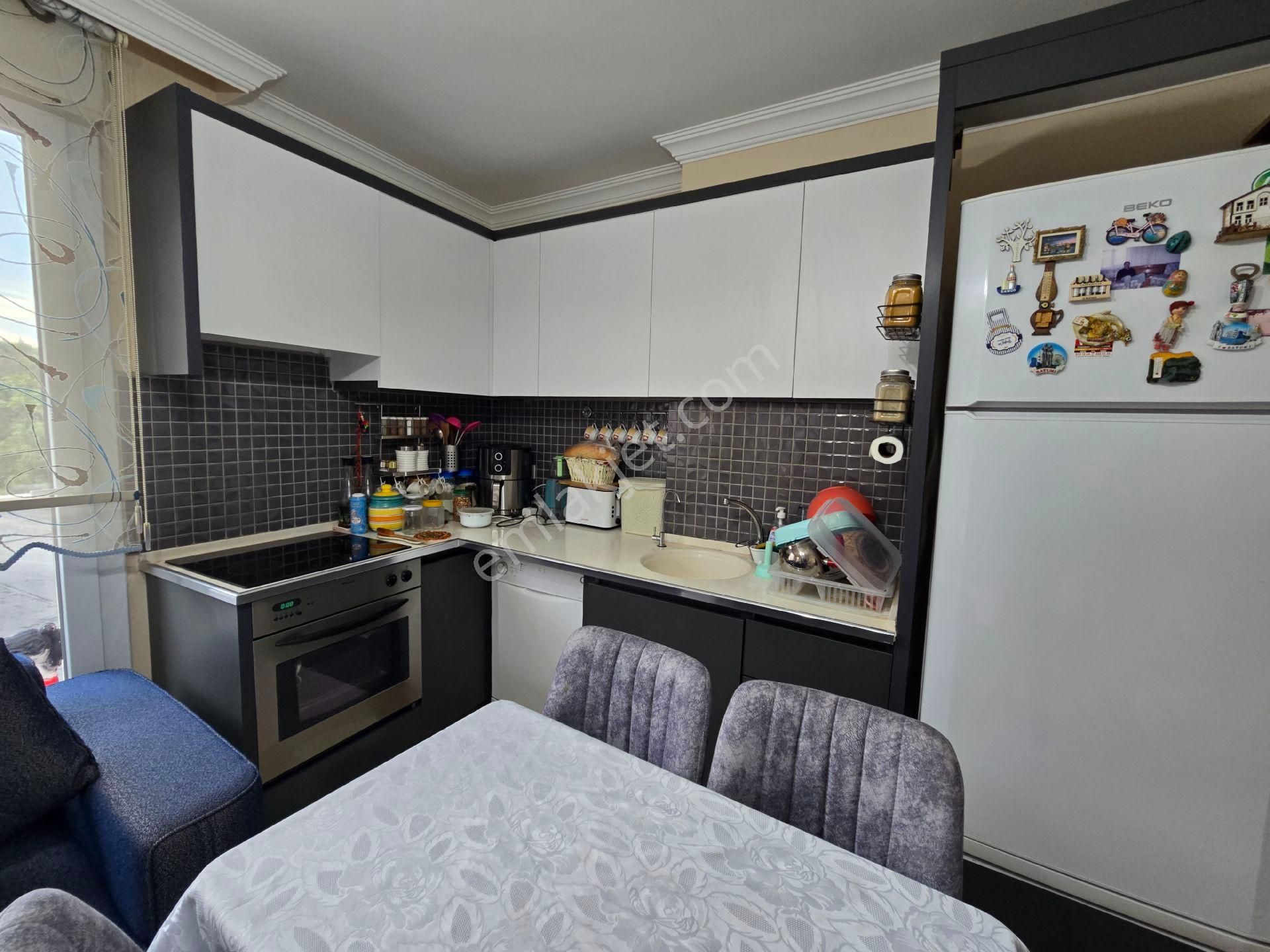 Kuşadası Merkezde Değirmendere Mevkiinde Arakat 1+1 60m2 Katlamalı Cam Balkonlu - Görsel 12