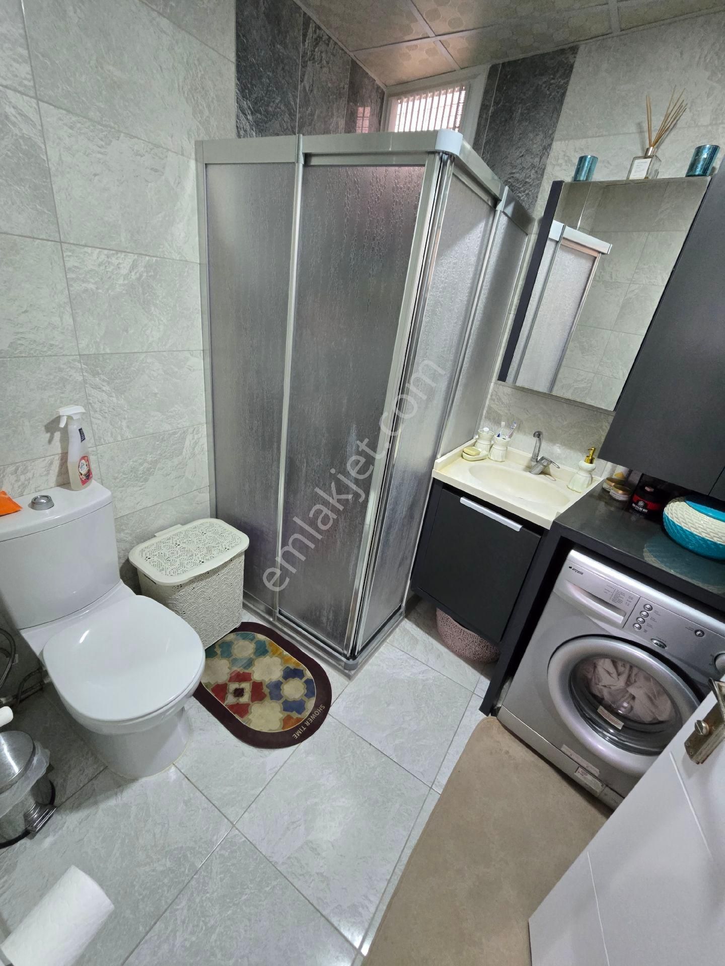 Kuşadası Merkezde Değirmendere Mevkiinde Arakat 1+1 60m2 Katlamalı Cam Balkonlu - Görsel 22