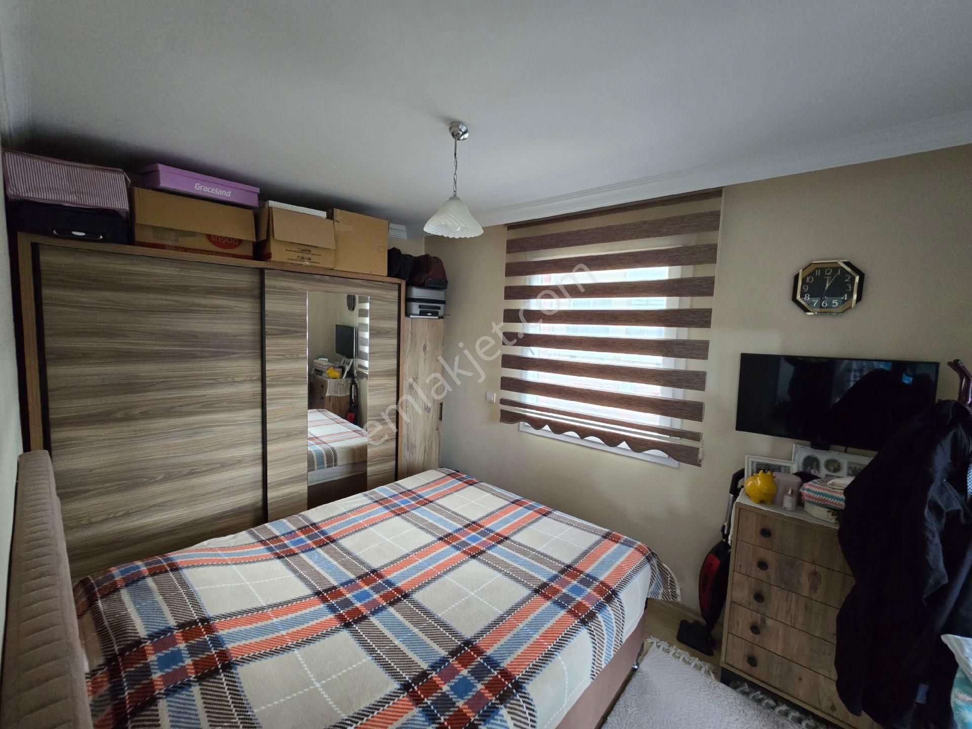 Kuşadası Merkezde Değirmendere Mevkiinde Arakat 1+1 60m2 Katlamalı Cam Balkonlu - Görsel 6