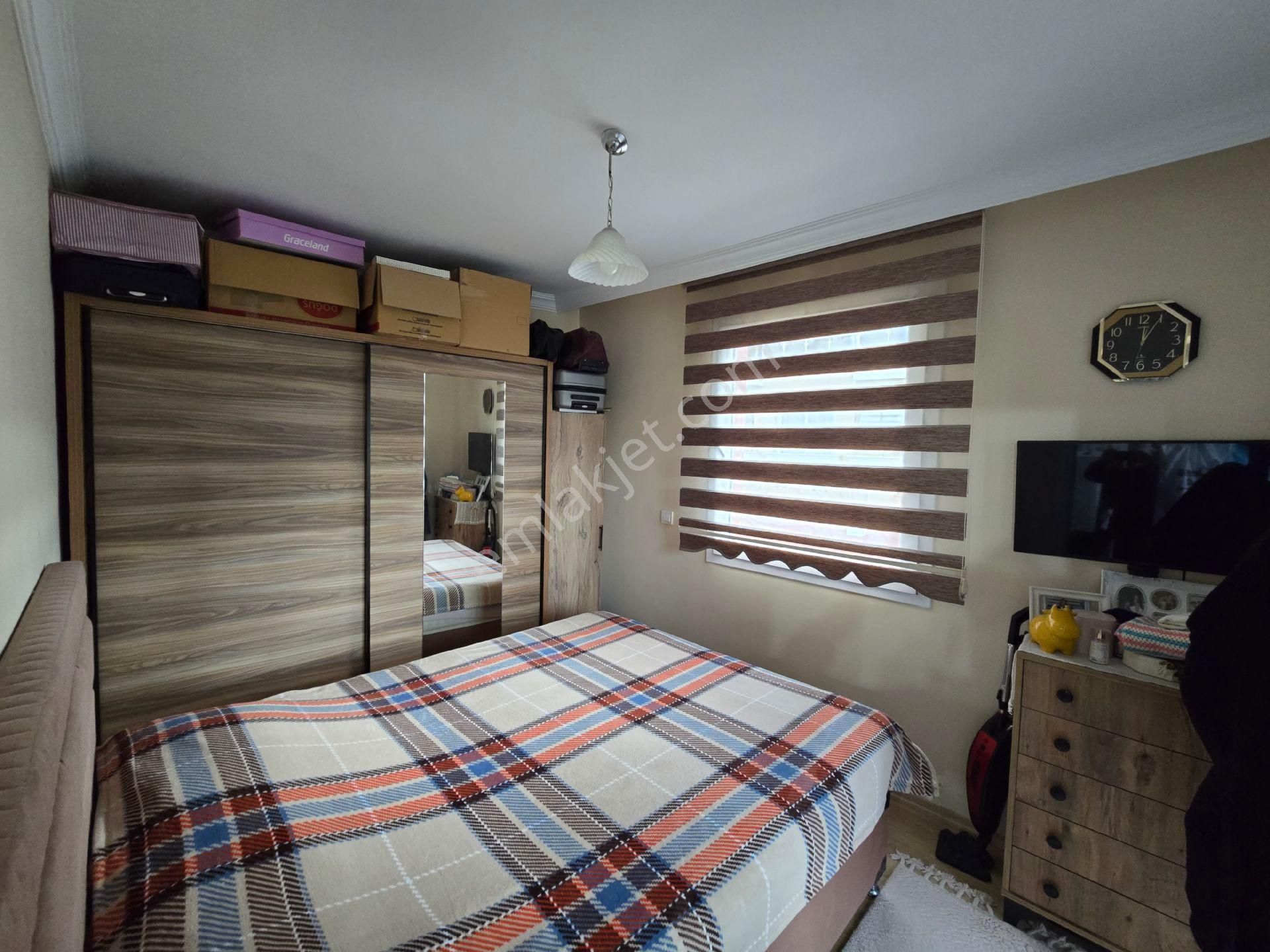 Kuşadası Merkezde Değirmendere Mevkiinde Arakat 1+1 60m2 Katlamalı Cam Balkonlu - Görsel 28