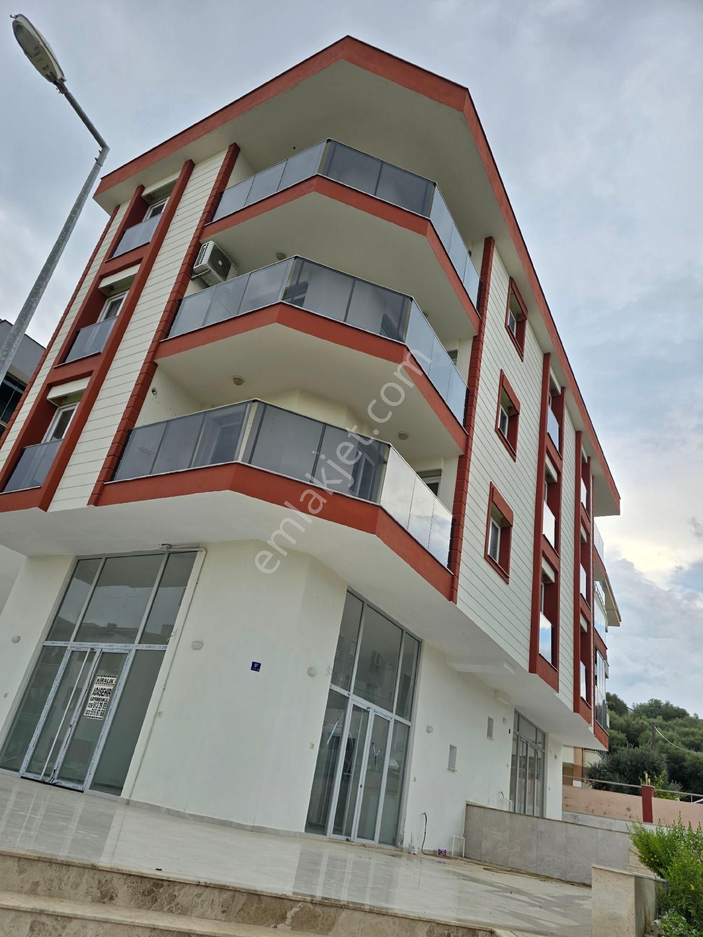 Kuşadası Merkezde Değirmendere Mevkiinde Arakat 1+1 60m2 Katlamalı Cam Balkonlu - Görsel 31