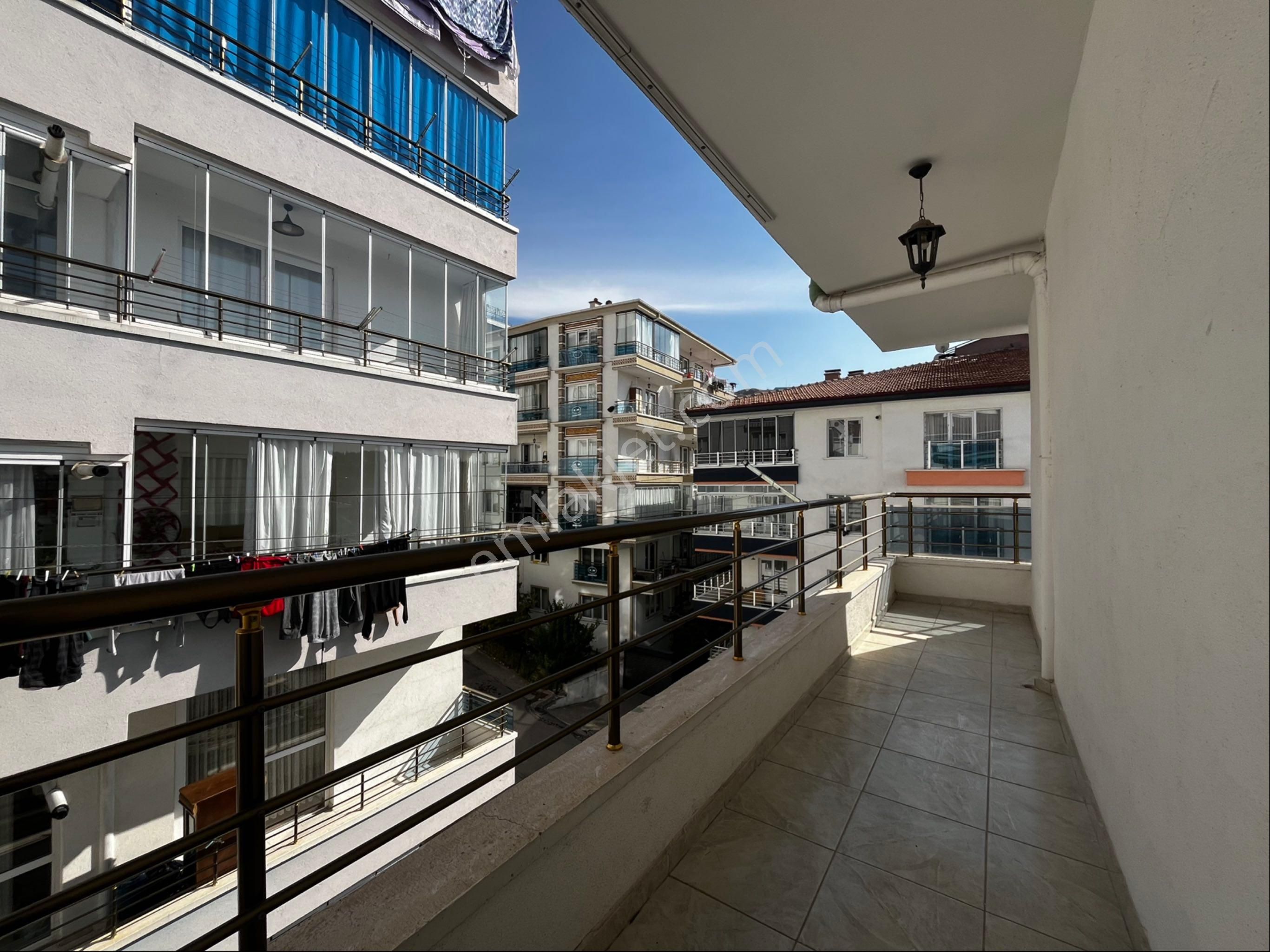 Turyaptan 3+1 Yükseltepede Asansörlü Katta Full Yapılı - Görsel 35