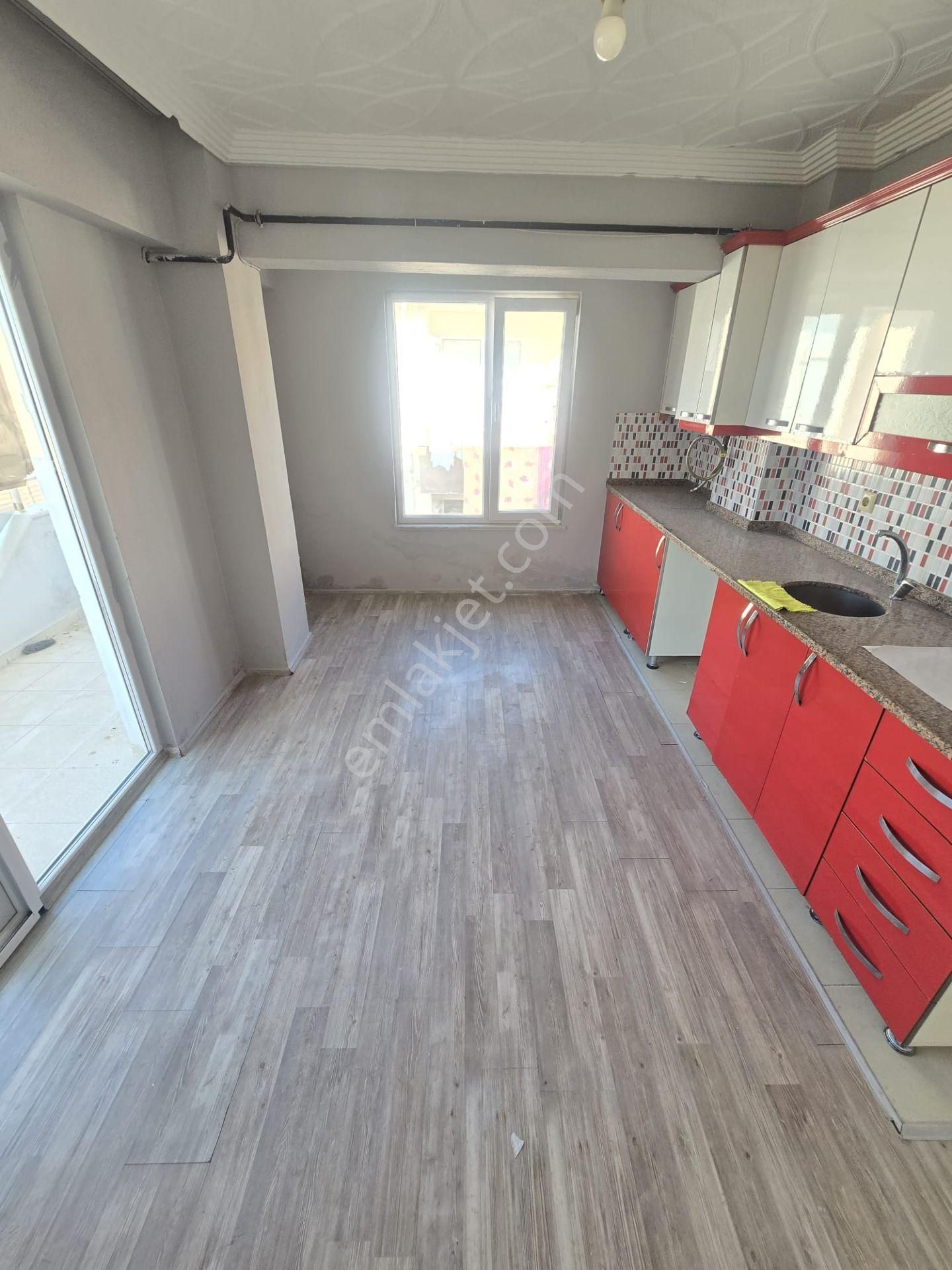 Yılmazdan Karasu Carpediem Otel Karşısı Kombili Katta 2+1 - Görsel 2