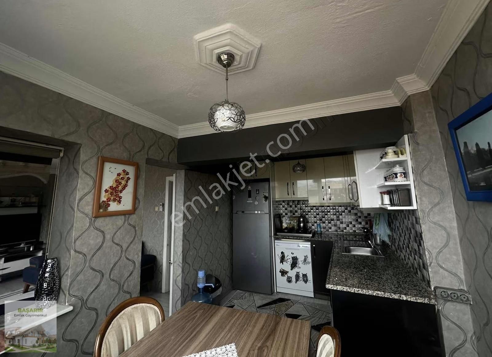 Başarır Emlaktan 95 Kahvesinde İçi Bakımlı Deniz Manzaralı Daire - Görsel 4