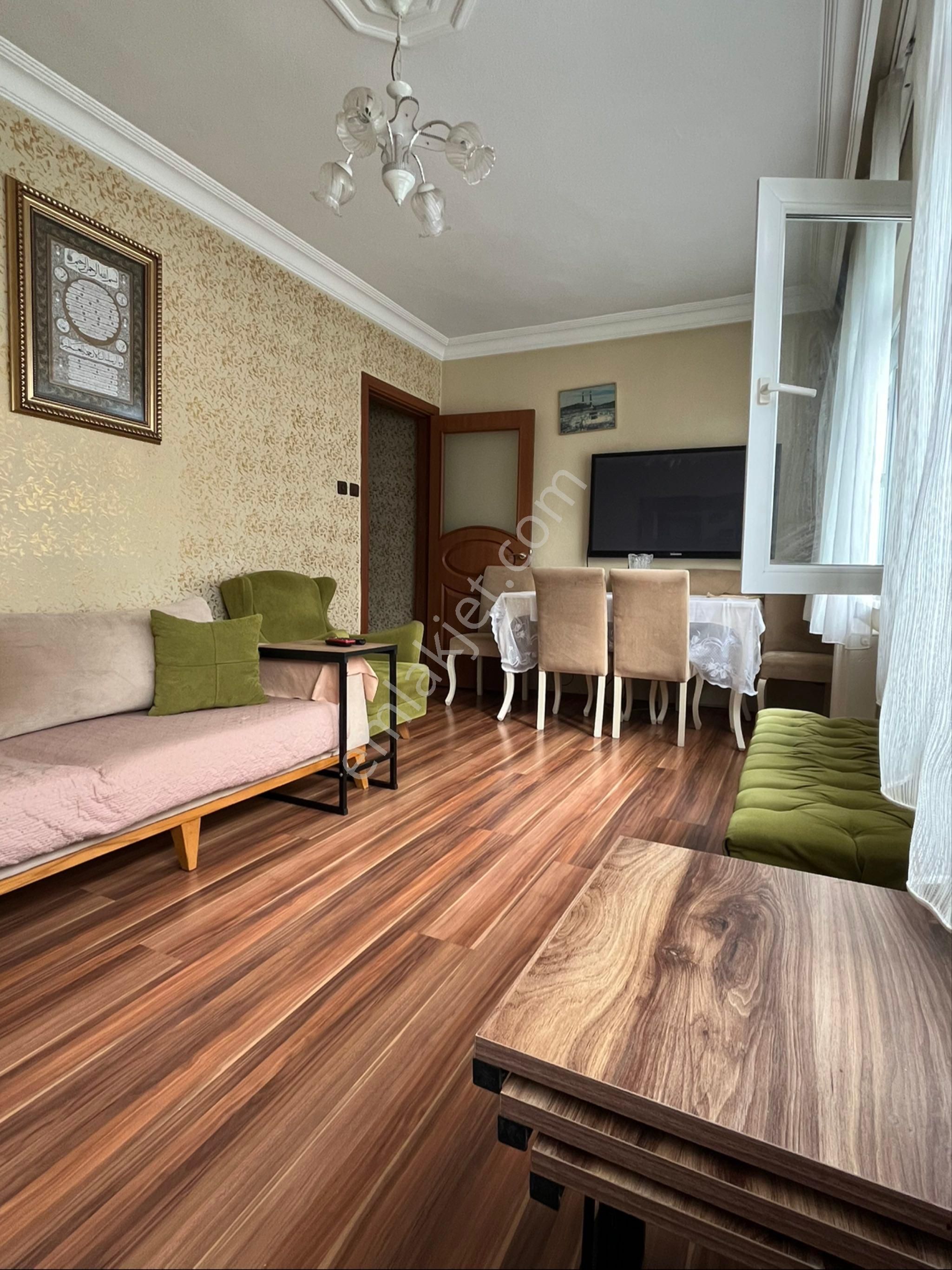 Fatih Ilçesinin Kalbinde, Ulaşımı Kolay 3+1 Geniş Ve Ferah Daire - Görsel 2