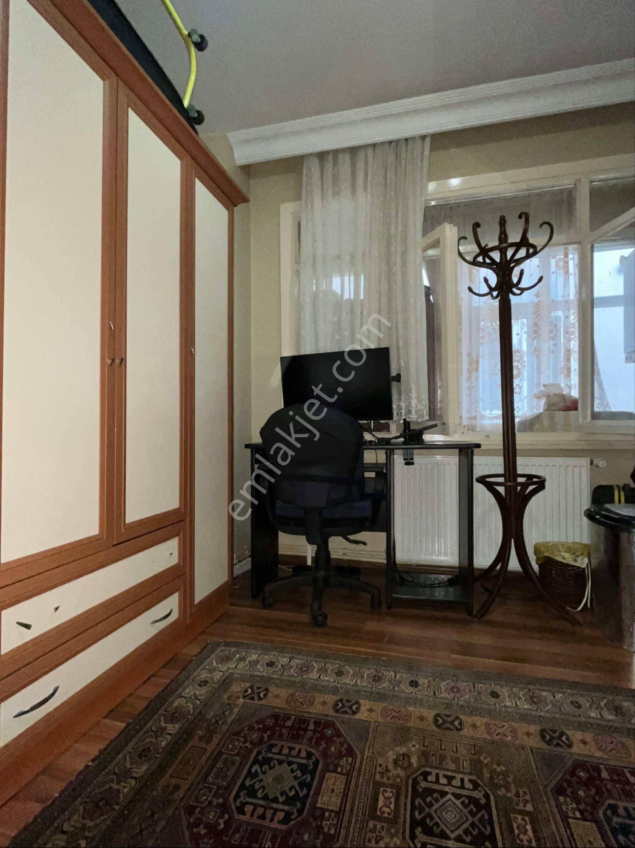 Fatih Ilçesinin Kalbinde, Ulaşımı Kolay 3+1 Geniş Ve Ferah Daire - Görsel 17