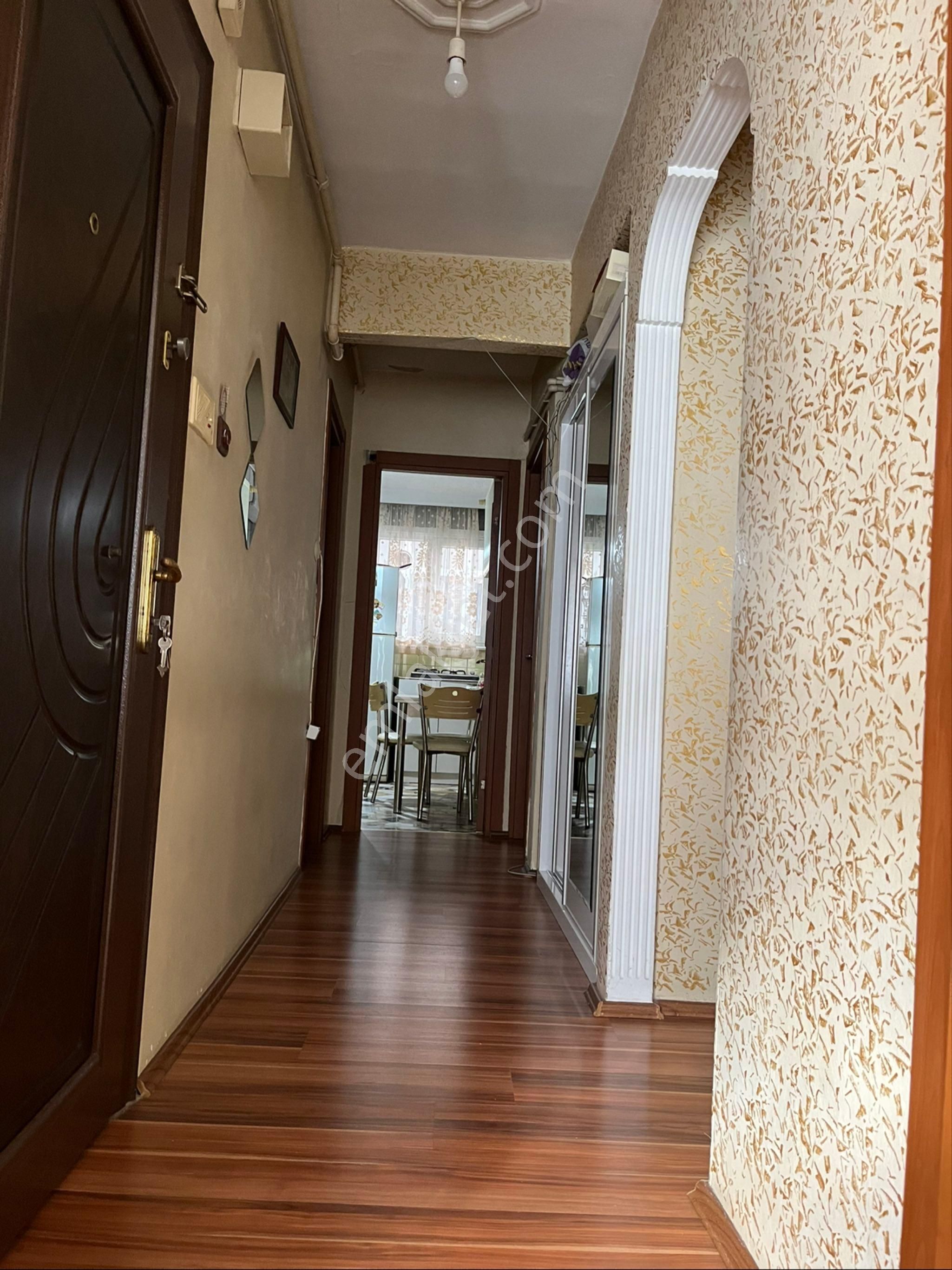 Fatih Ilçesinin Kalbinde, Ulaşımı Kolay 3+1 Geniş Ve Ferah Daire - Görsel 3