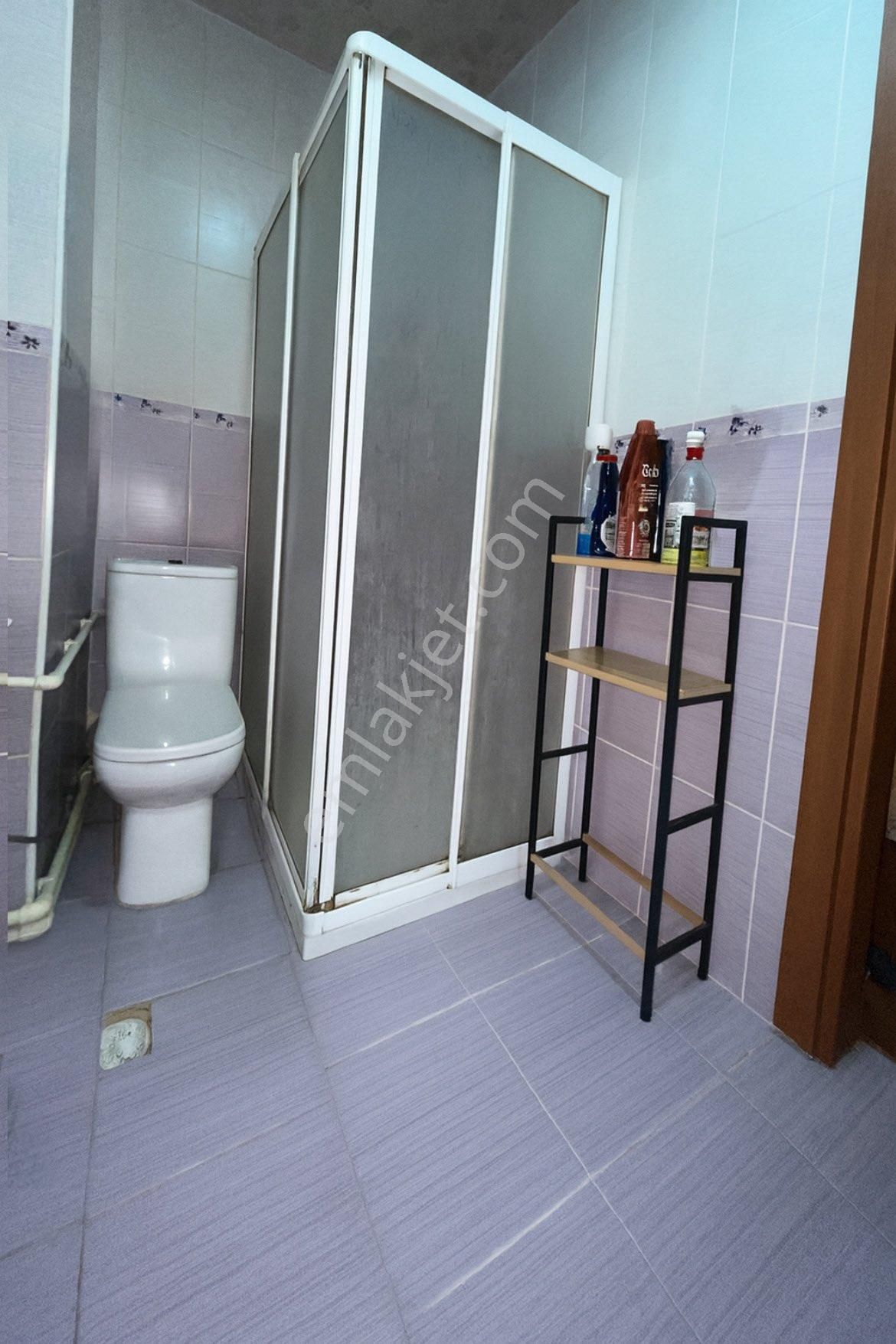 Fatih Ilçesinin Kalbinde, Ulaşımı Kolay 3+1 Geniş Ve Ferah Daire - Görsel 8