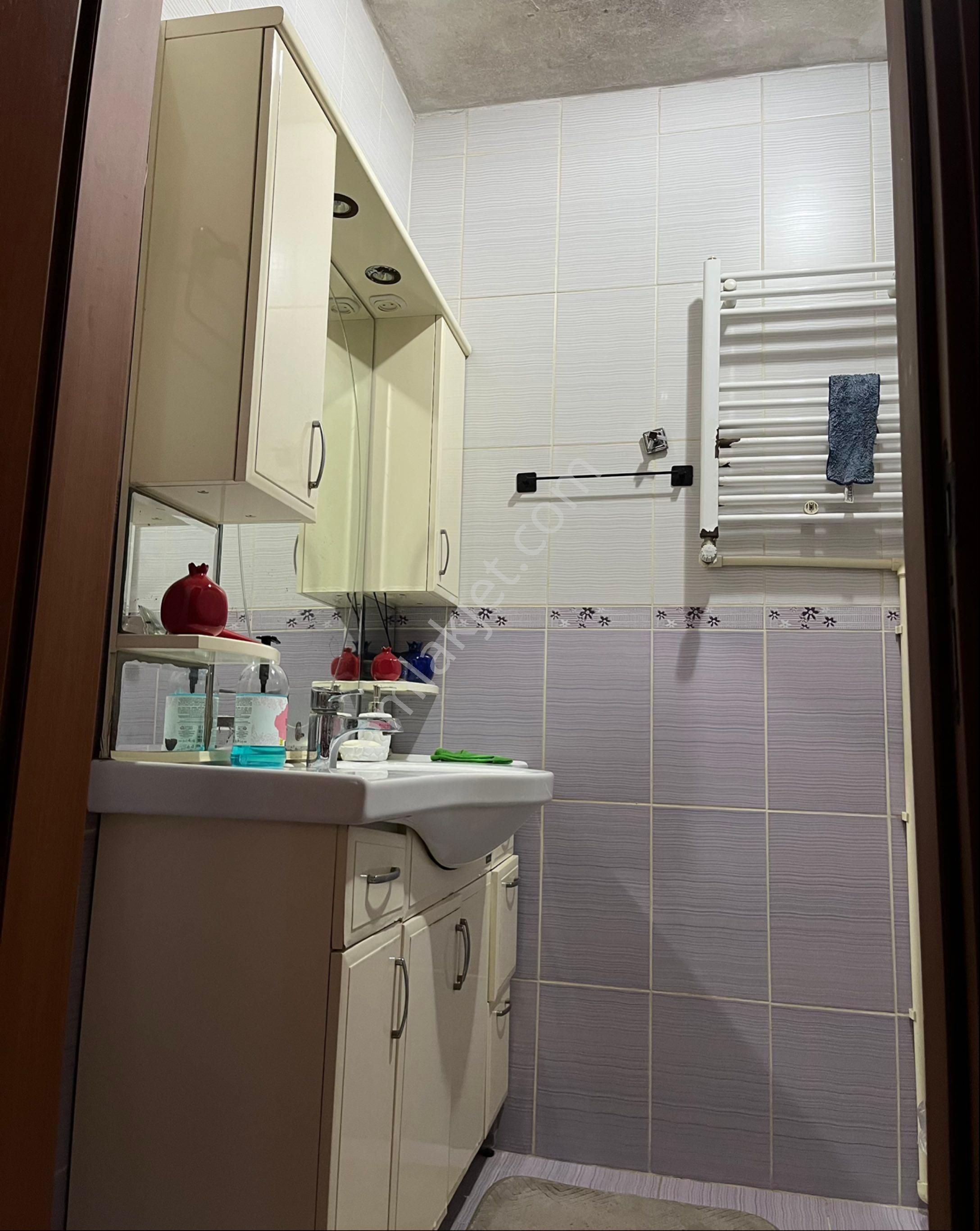 Fatih Ilçesinin Kalbinde, Ulaşımı Kolay 3+1 Geniş Ve Ferah Daire - Görsel 7