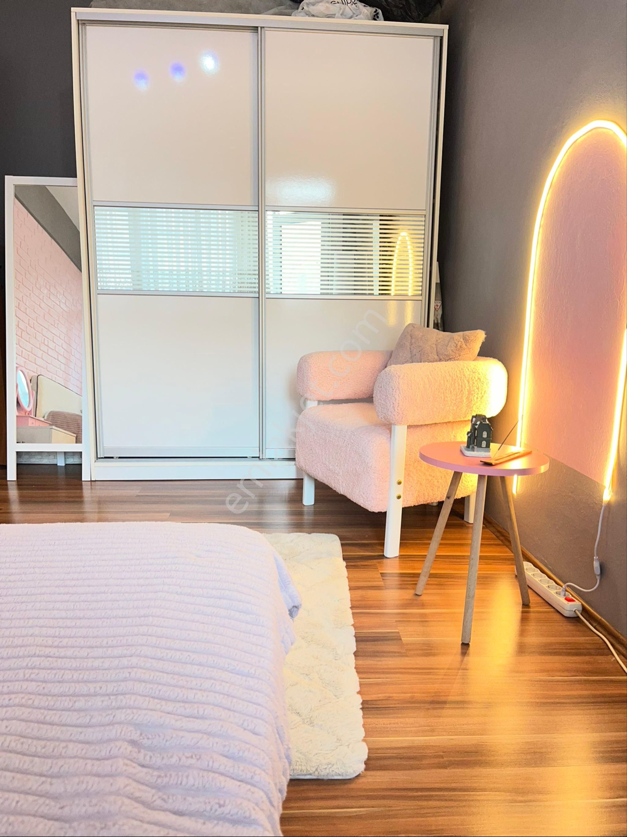 Fatih Ilçesinin Kalbinde, Ulaşımı Kolay 3+1 Geniş Ve Ferah Daire - Görsel 12