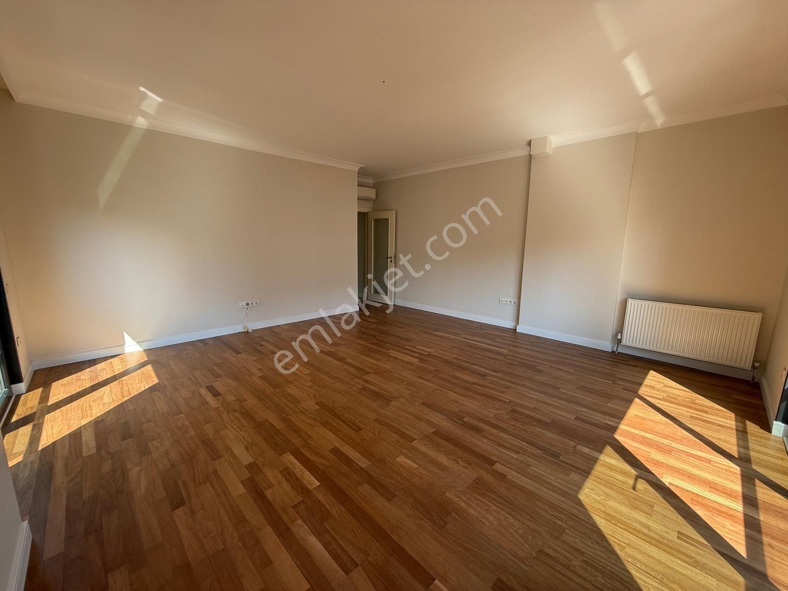 Suadiye'de Bağdat Cd Feride Geçidine Komşu Ebeveyn Banyolu 3+1 - Görsel 6