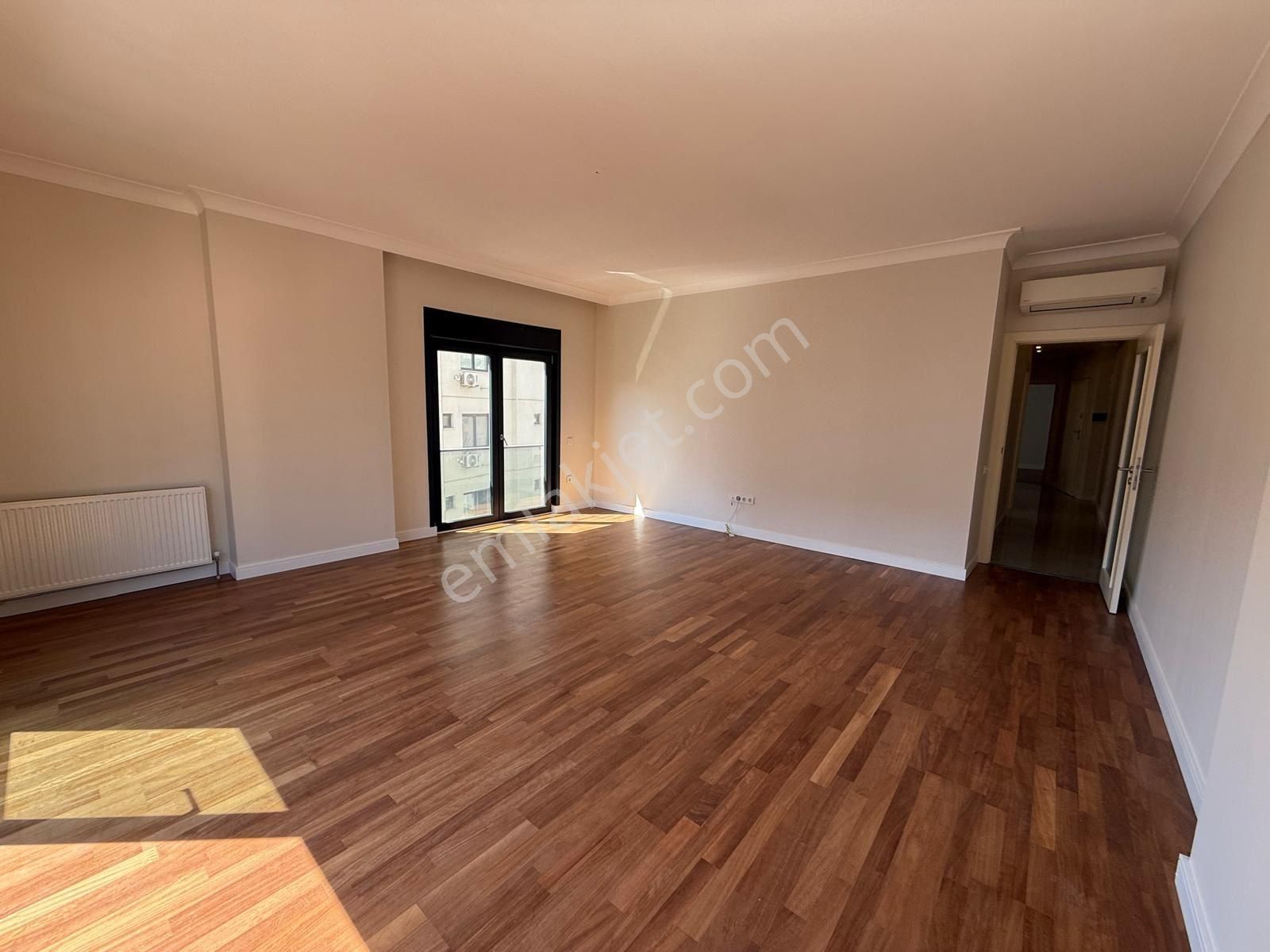 Suadiye'de Bağdat Cd Feride Geçidine Komşu Ebeveyn Banyolu 3+1 - Görsel 5