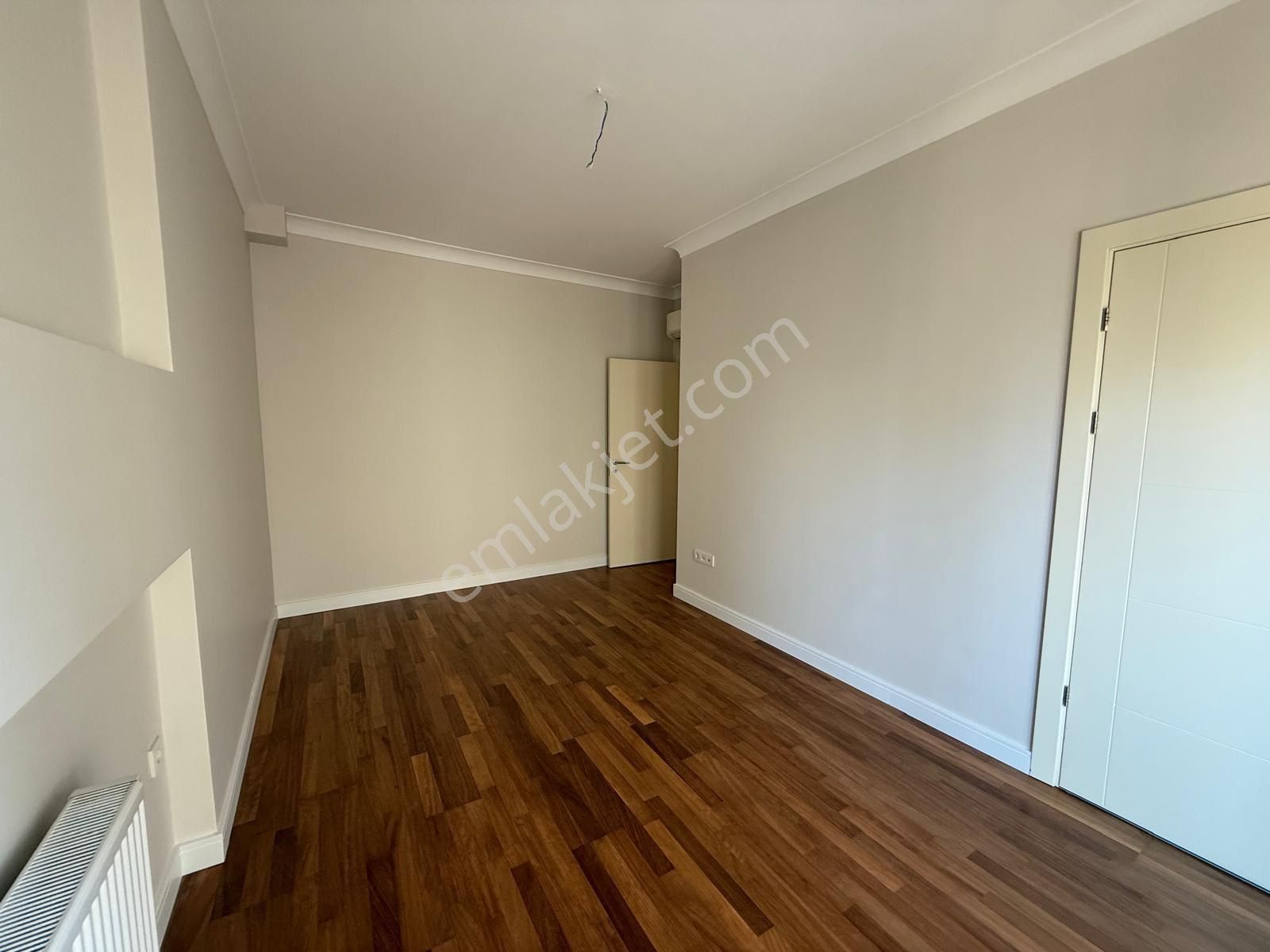 Suadiye'de Bağdat Cd Feride Geçidine Komşu Ebeveyn Banyolu 3+1 - Görsel 29