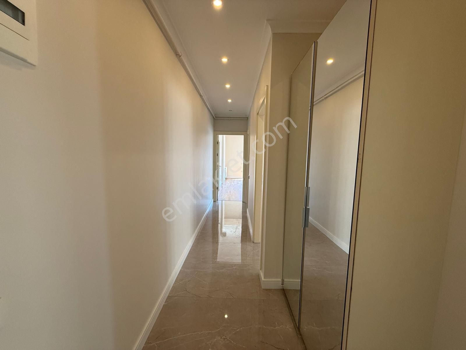 Suadiye'de Bağdat Cd Feride Geçidine Komşu Ebeveyn Banyolu 3+1 - Görsel 15