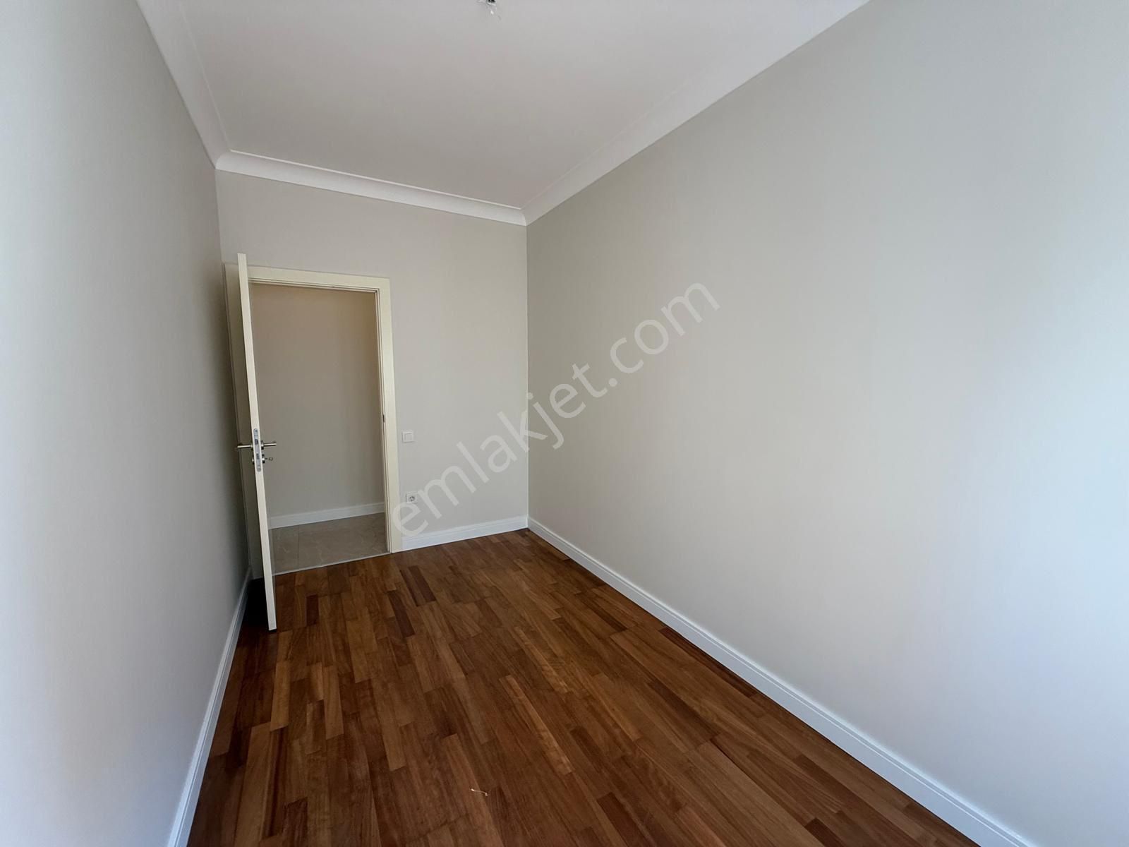 Suadiye'de Bağdat Cd Feride Geçidine Komşu Ebeveyn Banyolu 3+1 - Görsel 22