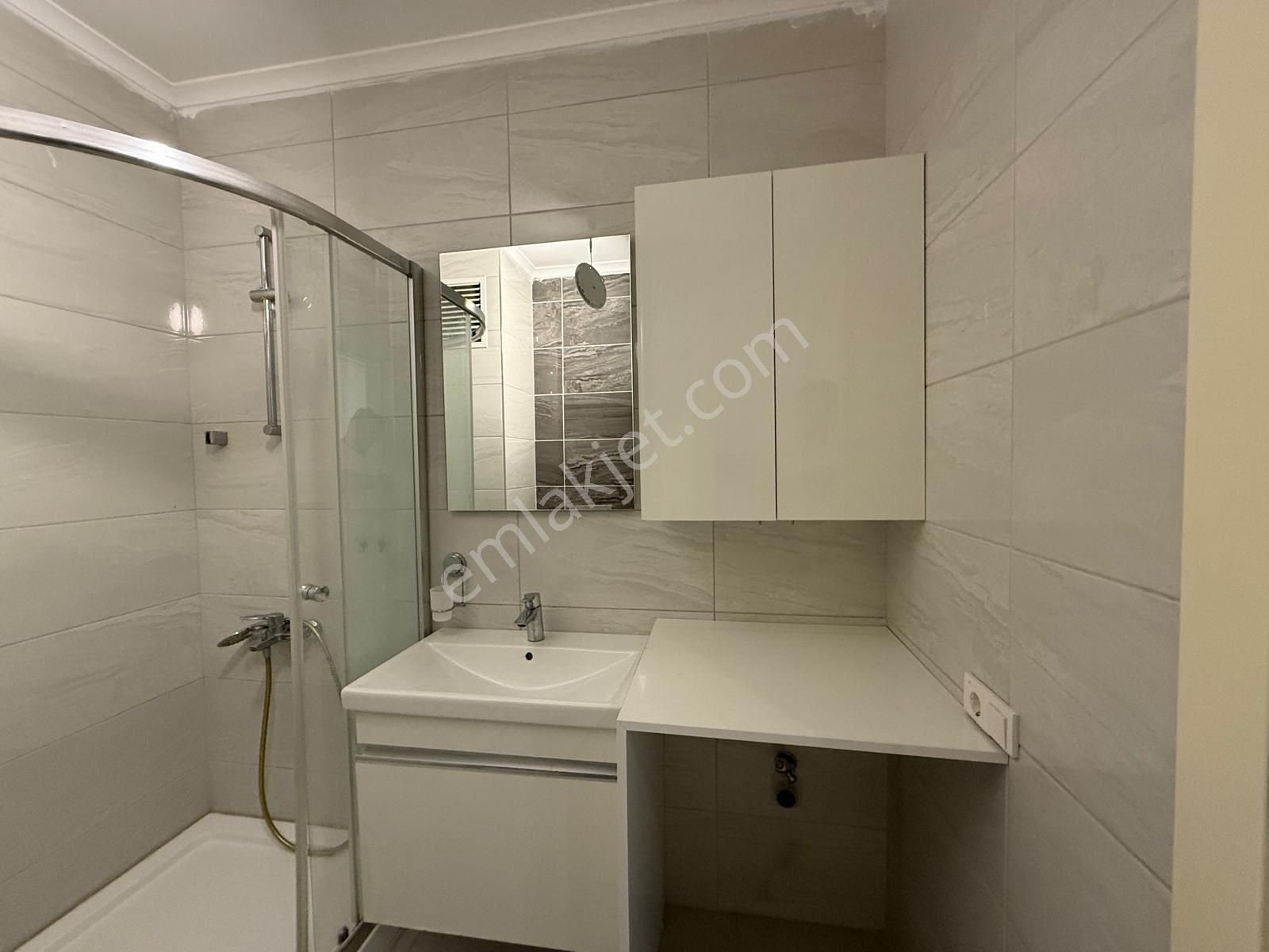 Suadiye'de Bağdat Cd Feride Geçidine Komşu Ebeveyn Banyolu 3+1 - Görsel 35