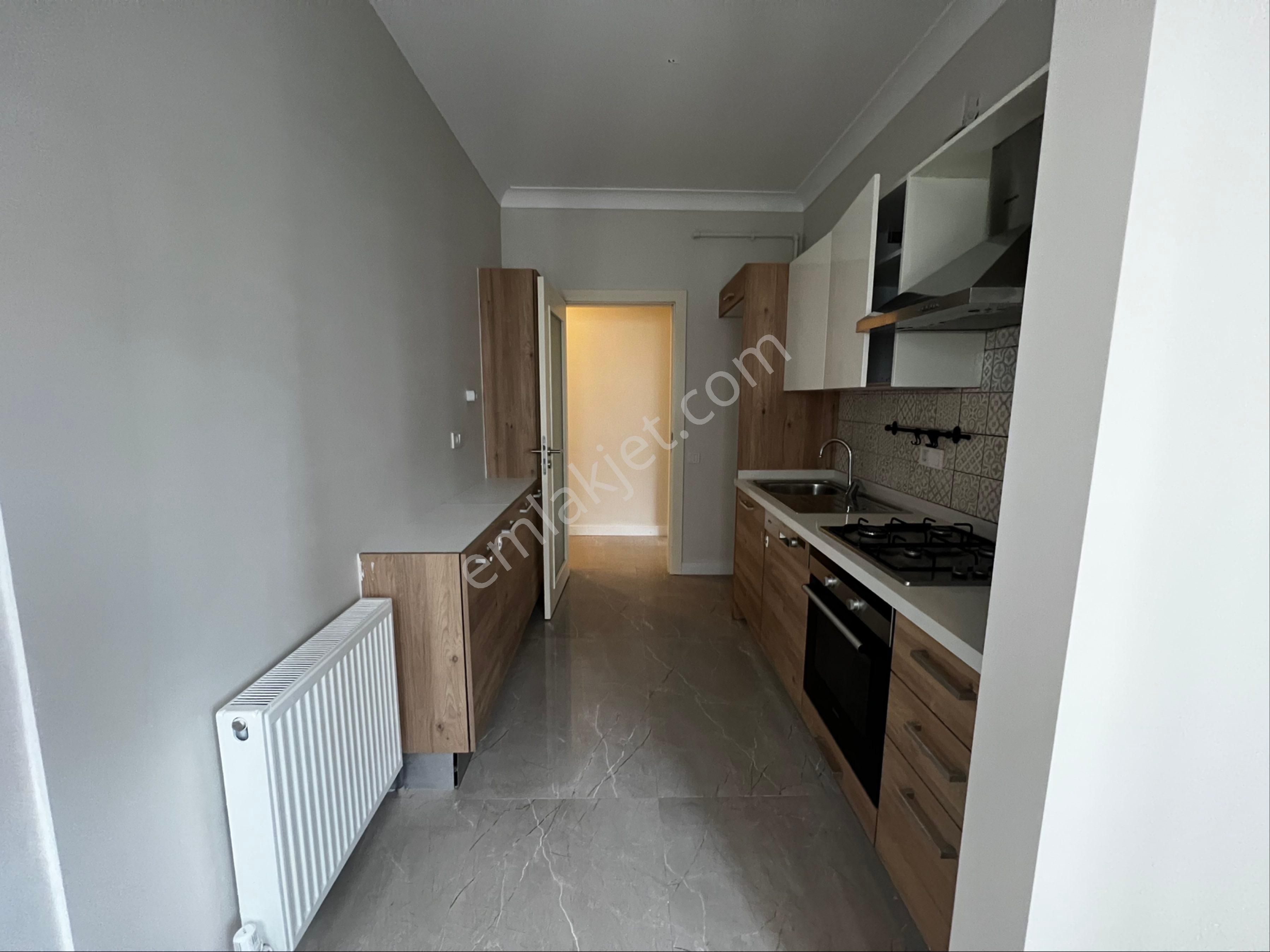 Suadiye'de Bağdat Cd Feride Geçidine Komşu Ebeveyn Banyolu 3+1 - Görsel 10