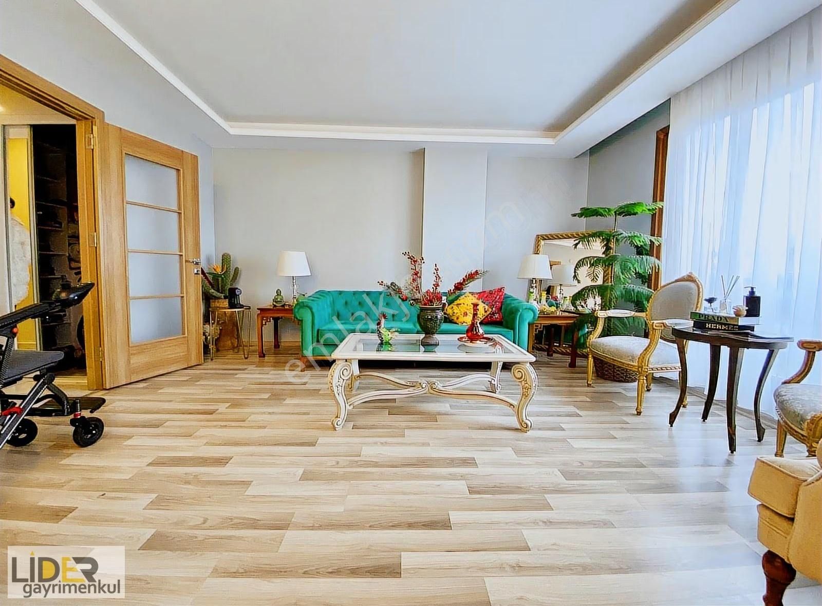 Lider'den Bostancı Sahile Marmaraya Yakın 4.kat Ön Köşe Lüks 3+1 - Görsel 2