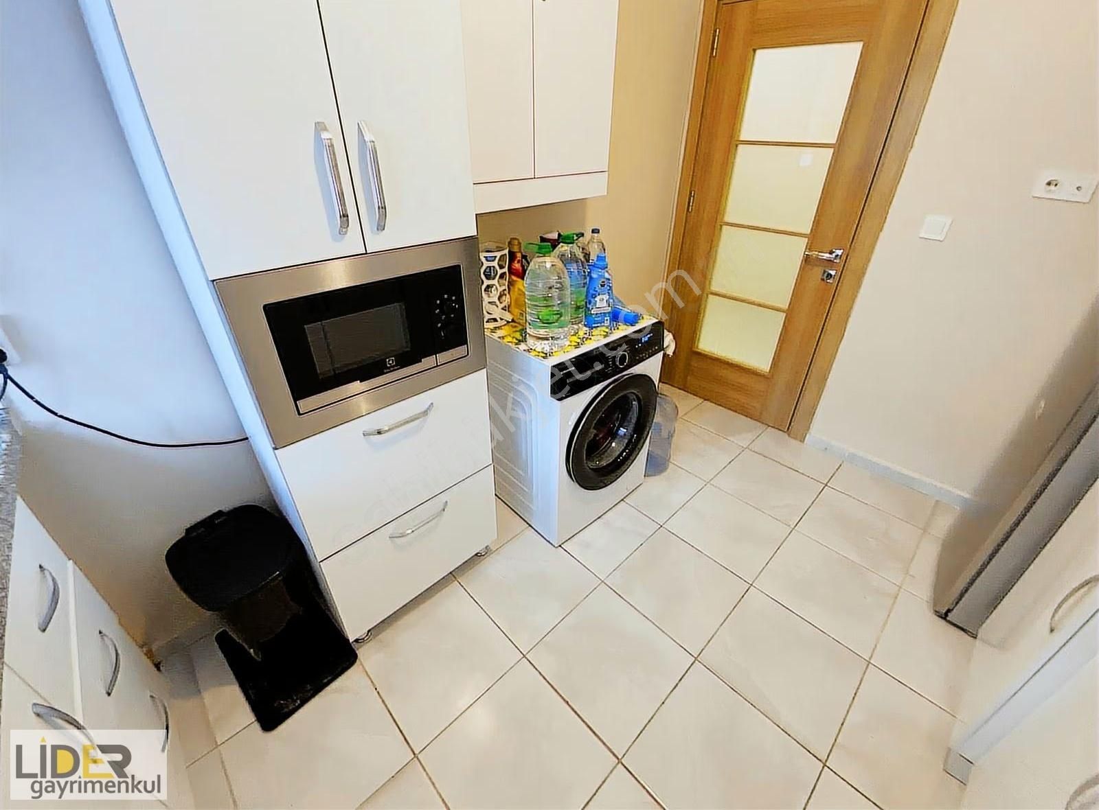 Lider'den Bostancı Sahile Marmaraya Yakın 4.kat Ön Köşe Lüks 3+1 - Görsel 16