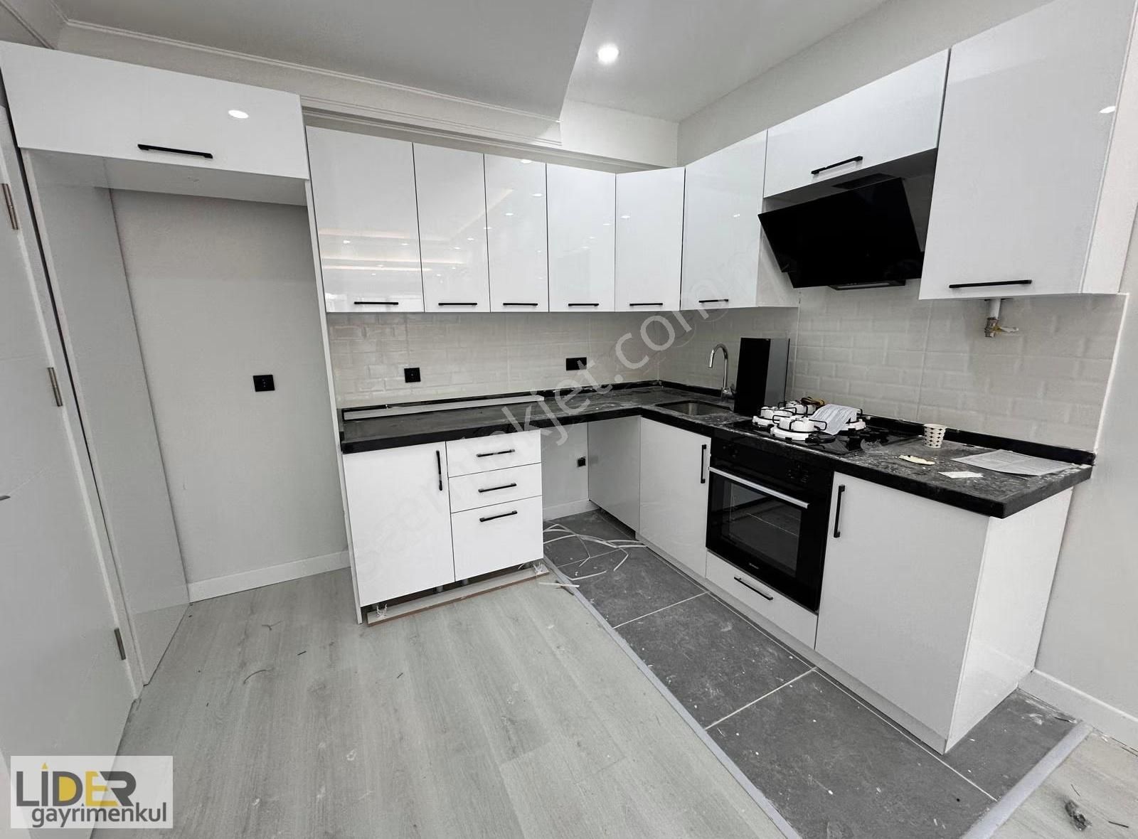 Lider'den Altıntepe Minibüse Yakın Sıfır Arakat Balkonlu 2+1 - Görsel 13