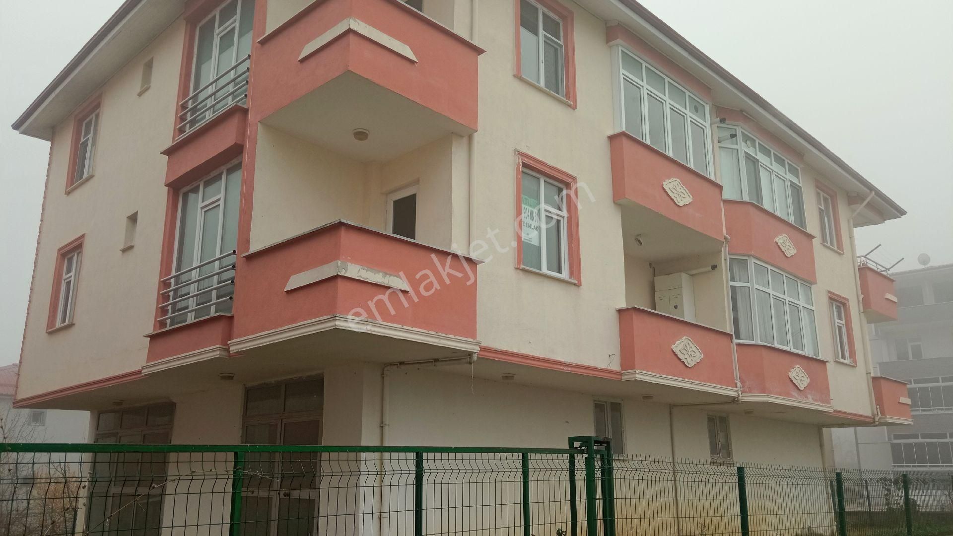 Tokat Erbaa Yavuz Selim Mah Satılık 6 Yıllık 2+1-90 M2 1.kat Daire