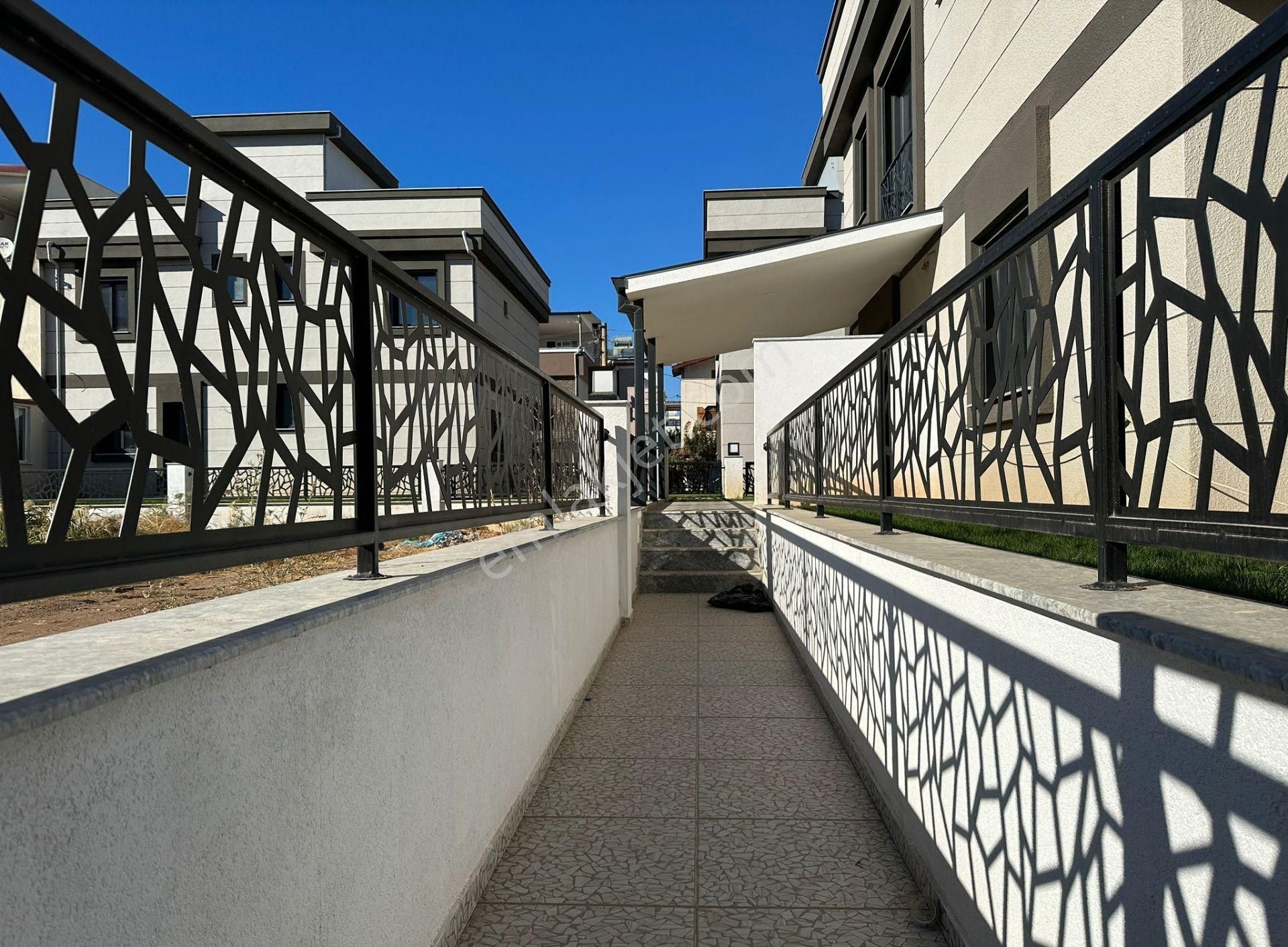 Seferihisar Doğanbeyde 2+1 Satılık Yazlık Villa Denize Yakın 300 Metre - Görsel 3