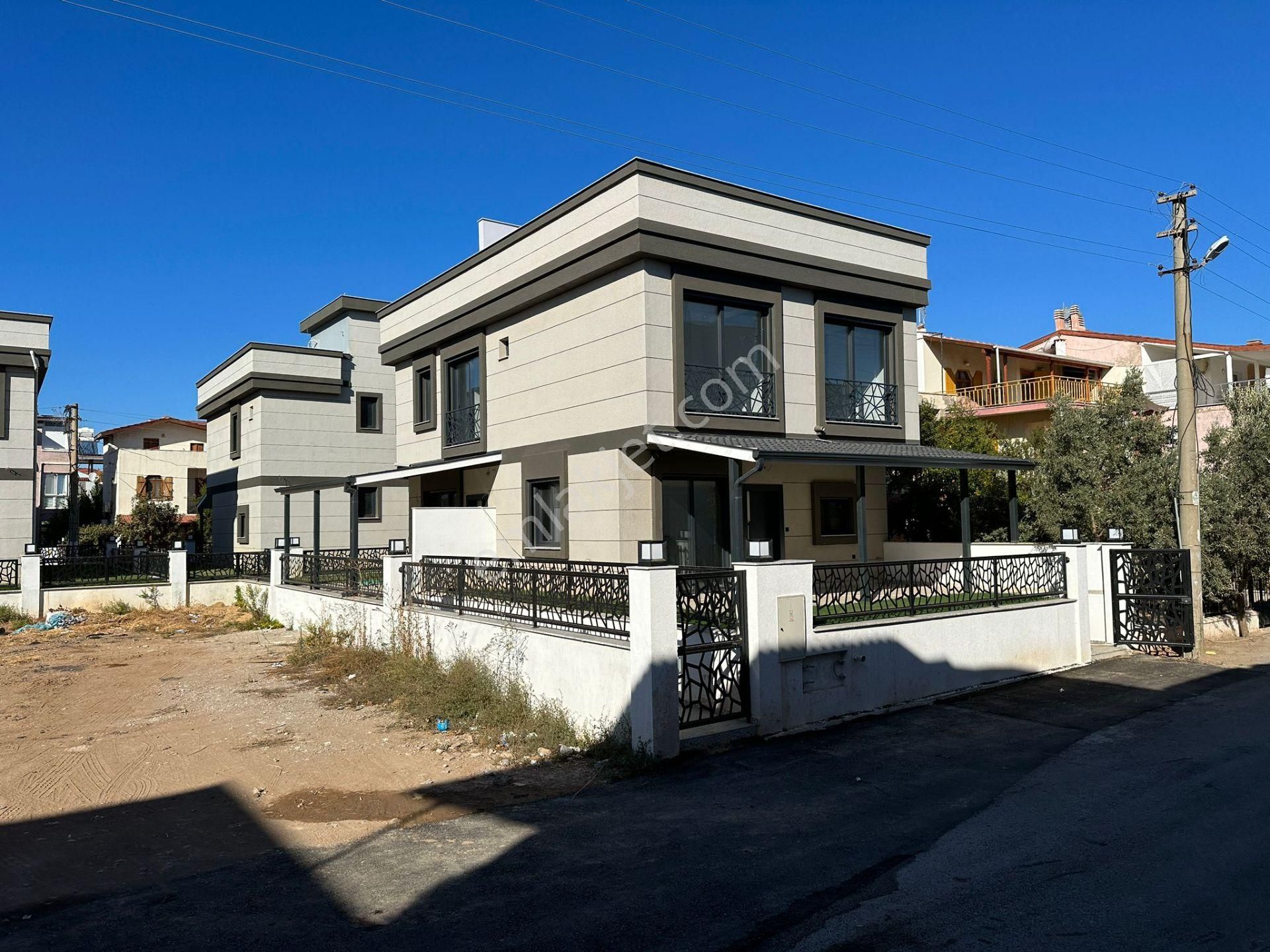 İzmir Seferihisar Doğanbeyde 2+1 Satılık Yazlık Villa Sahile 300 Metre Mesafede - Görsel 2