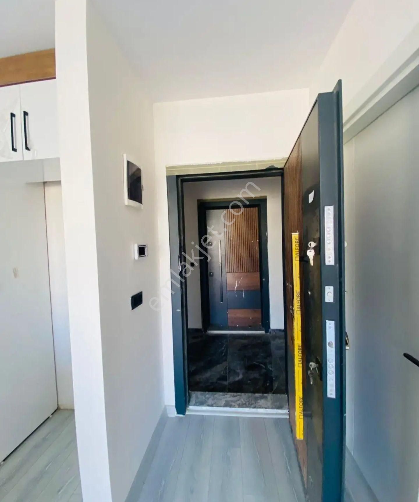 Kuşadası İkicesmelik Mahallesinde 1+1 2+1 Sıfır Havuzlu Otoparklı Güvenlikli Sitede - Görsel 3