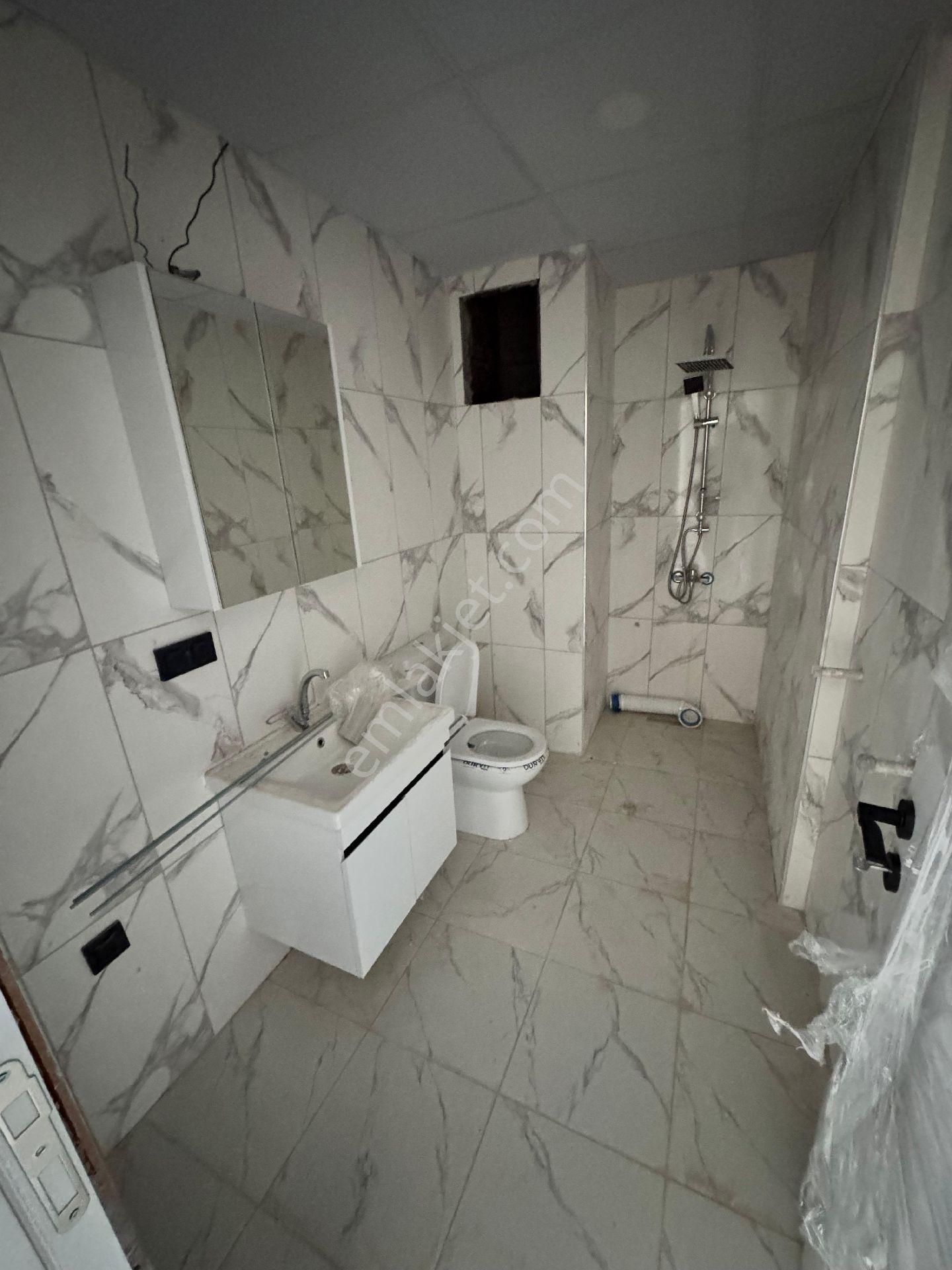 Kuşadası İkicesmelik Mahallesinde 1+1 2+1 Sıfır Havuzlu Otoparklı Güvenlikli Sitede - Görsel 12