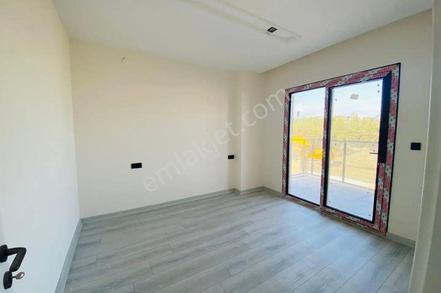 Kuşadası İkicesmelik Mahallesinde 1+1 2+1 Sıfır Havuzlu Otoparklı Güvenlikli Sitede - Görsel 16