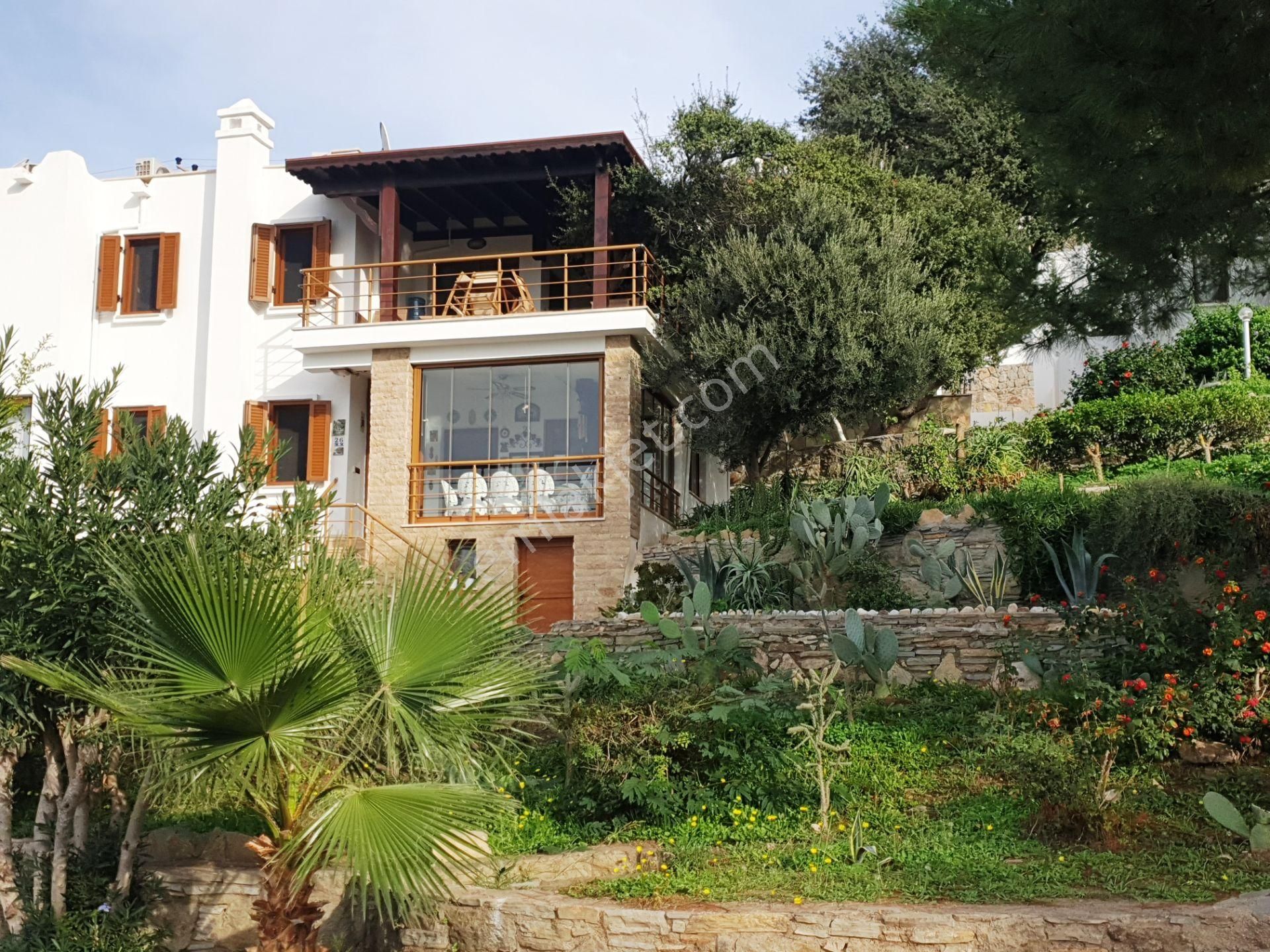 Bodrum Gümüşlük Gümsan 1 Sitesinde Satılık 3+1 Dubleks Mesken