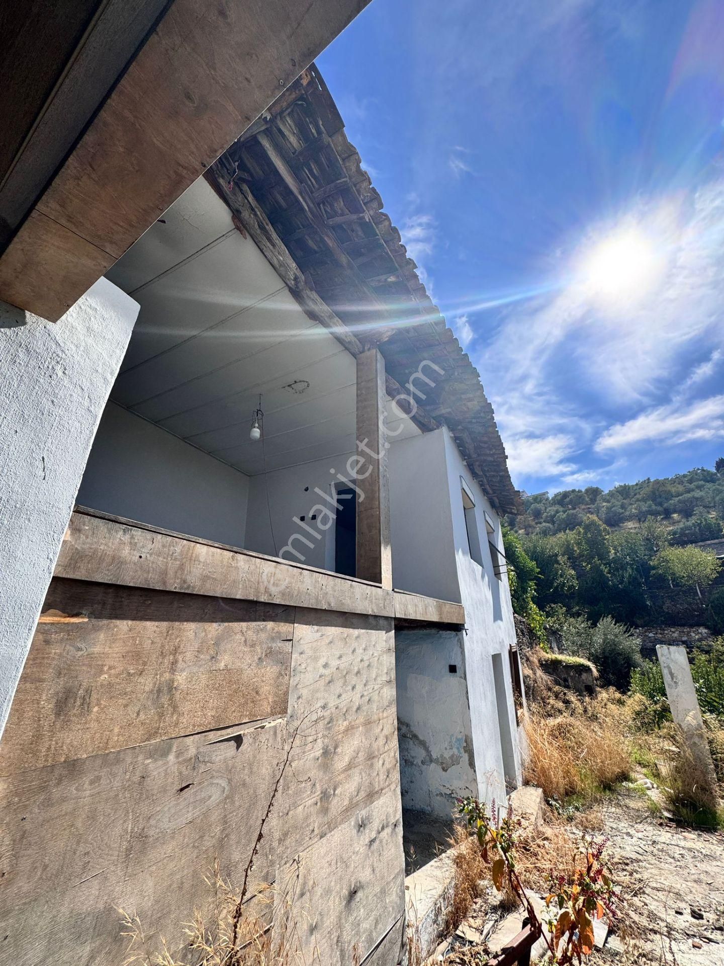 Tire Suratlı Meydanında Satılık Müstakil Ev - Görsel 3