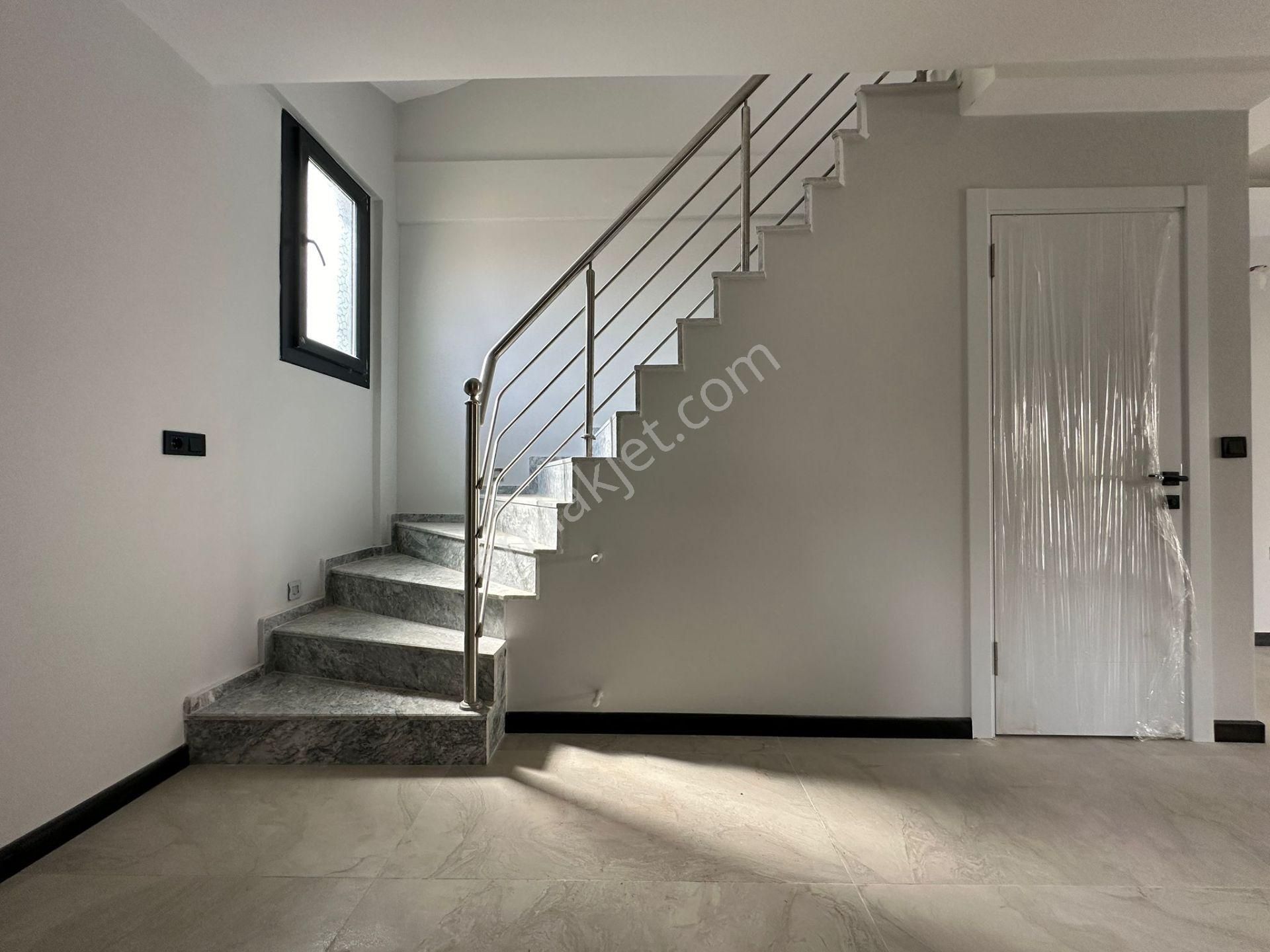 Seferihisarın Doğanbeyde Denize Plaja 300 Metre Mesafede 3+1 Yazlık Villa / Yetkili Portföy - Görsel 18