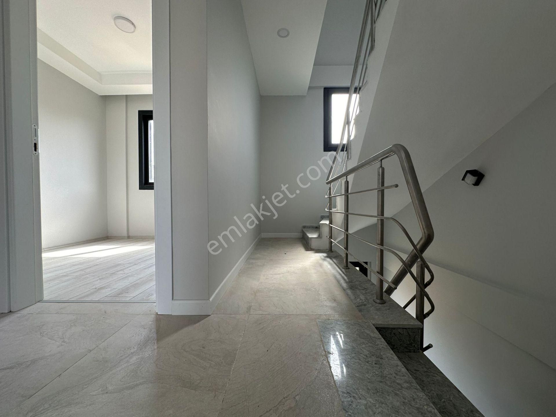 Seferihisarın Doğanbeyde Denize Plaja 300 Metre Mesafede 3+1 Yazlık Villa / Yetkili Portföy - Görsel 19