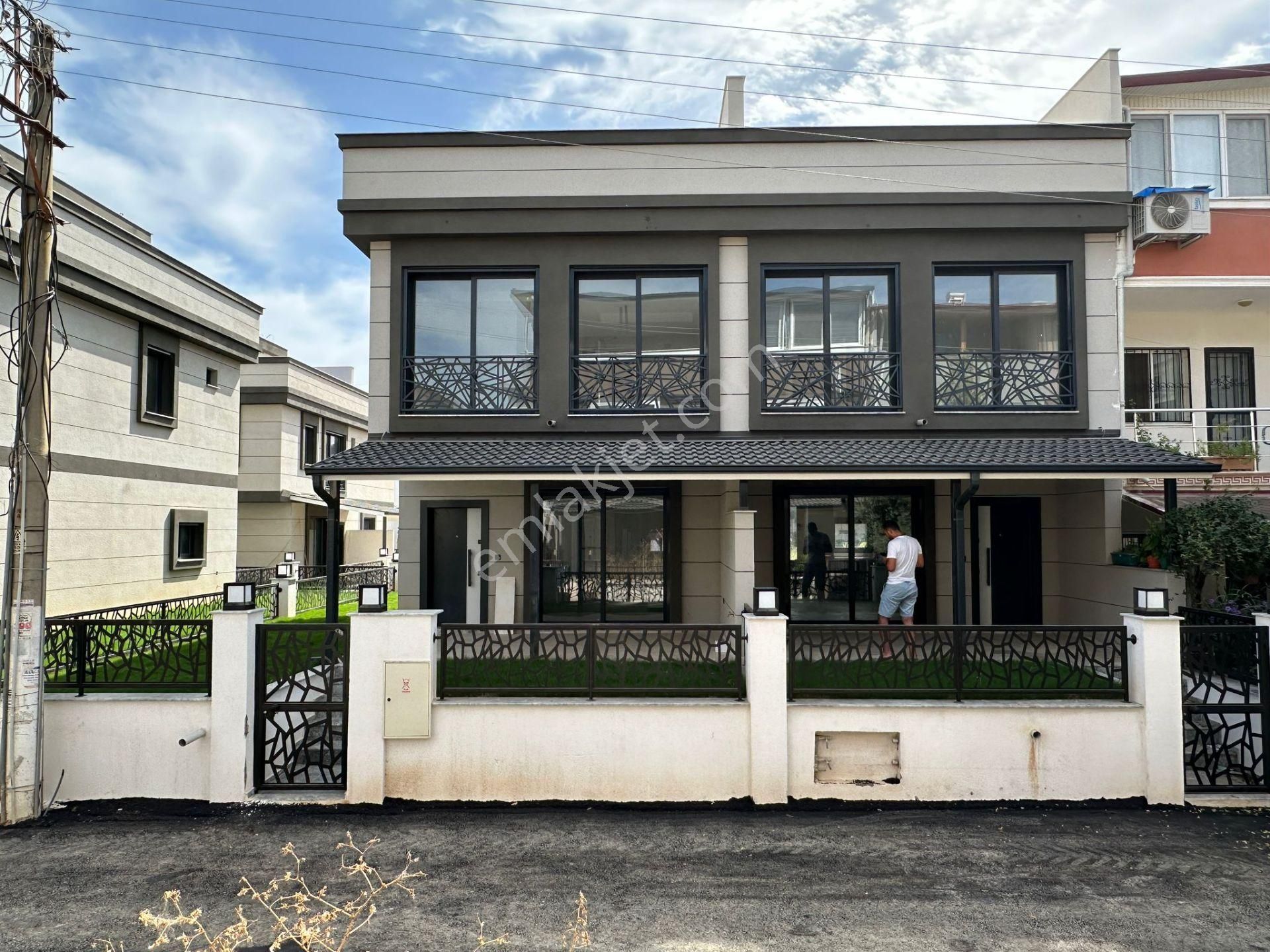 Seferihisarın Doğanbeyde Denize Plaja 300 Metre Mesafede 3+1 Yazlık Villa / Yetkili Portföy - Görsel 2