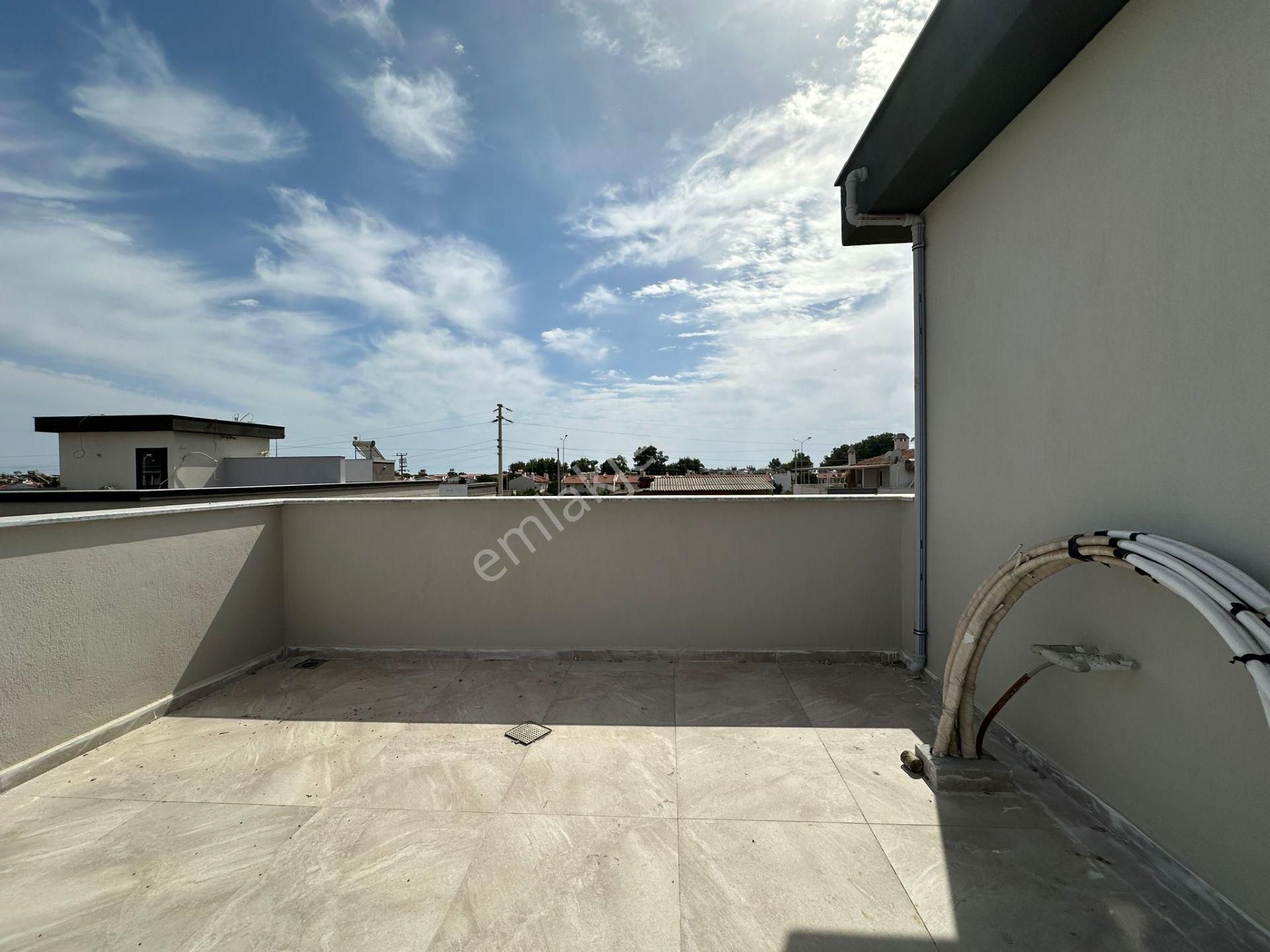 Seferihisar Doğanbeyde Satılık 3+1 Villa Denize 300 Metre Merkezi Çok İyi Lokasyonda - Görsel 24