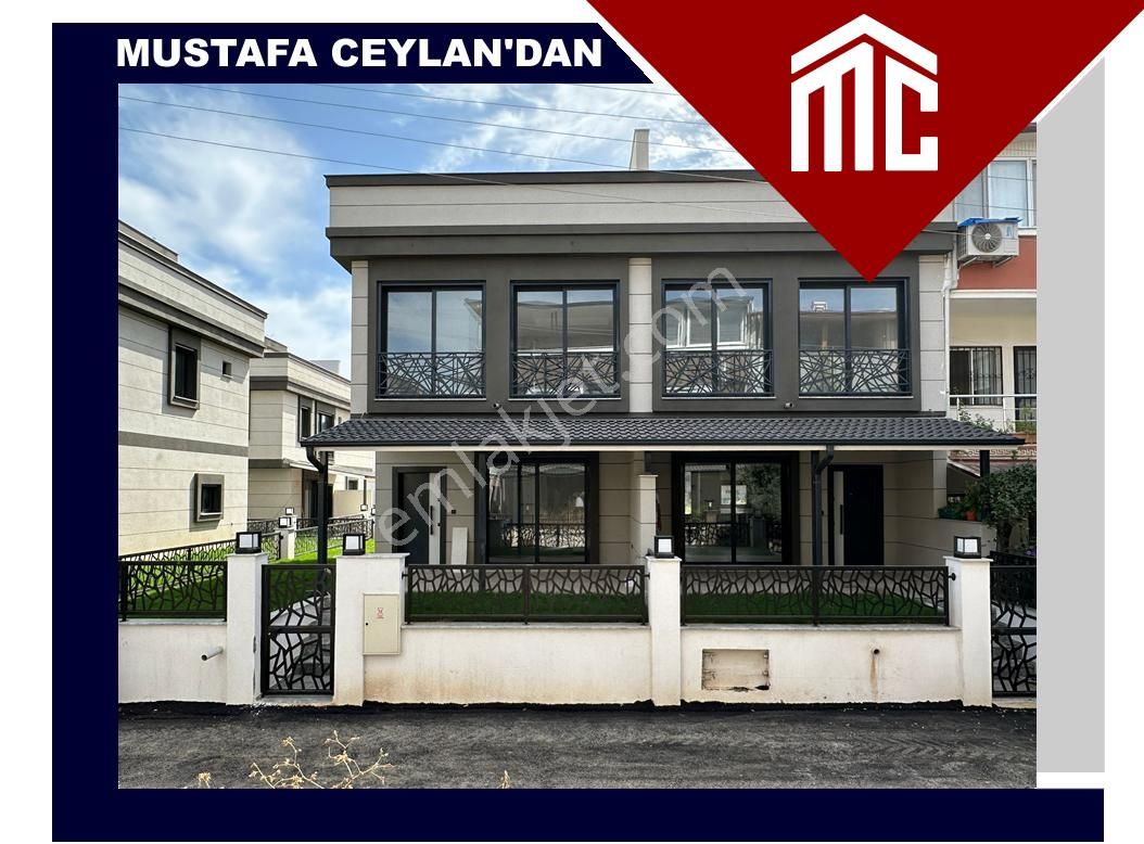Seferihisar Doğanbeyde Satılık 3+1 Villa Denize 300 Metre Merkezi Çok İyi Lokasyonda