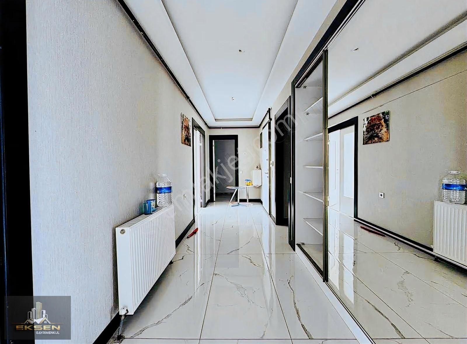 Eksen'den Cadde Üzeri Lüks Yapılı Önü Açık 4+1 Site Dairesi - Görsel 4