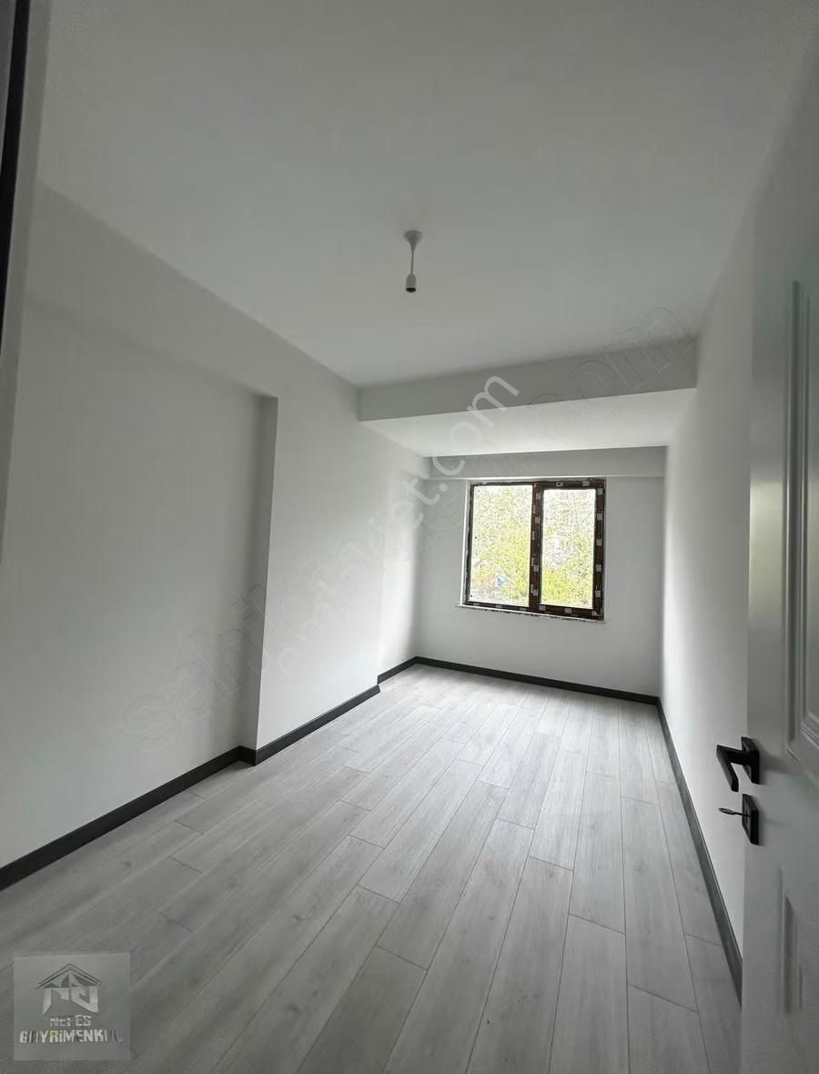 Nefesten Reşadiye Mahallesınde Satılık 2+1 Geniş Daire