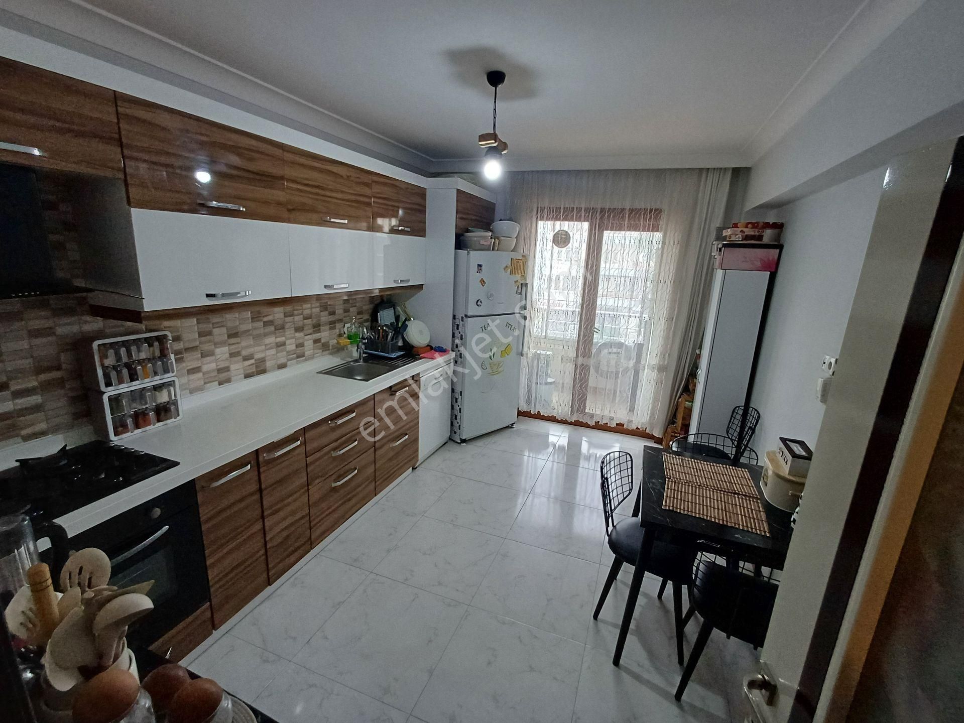 Selçuklu Mah.de Site İçerisinde 3+1 Lüks Yapılı Satılık Daire - Görsel 2