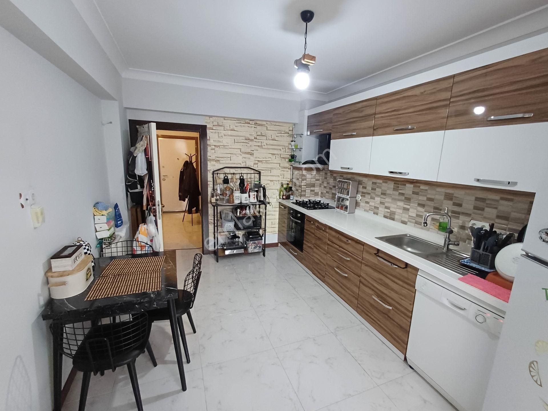 Selçuklu Mah.de Site İçerisinde 3+1 Lüks Yapılı Satılık Daire - Görsel 3