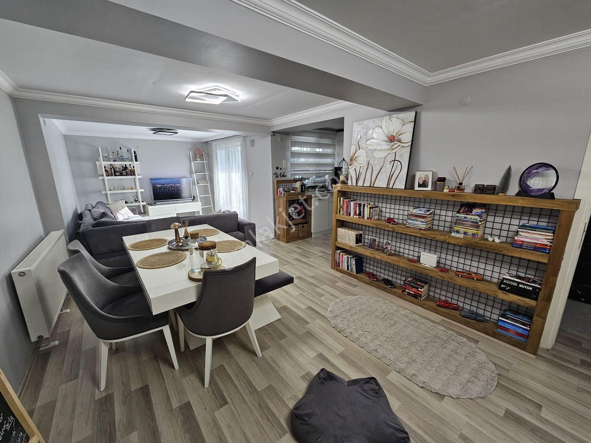 Görülmeye Değer Büyütülmüş Köşe Konumlu Dublex Ev - Görsel 2