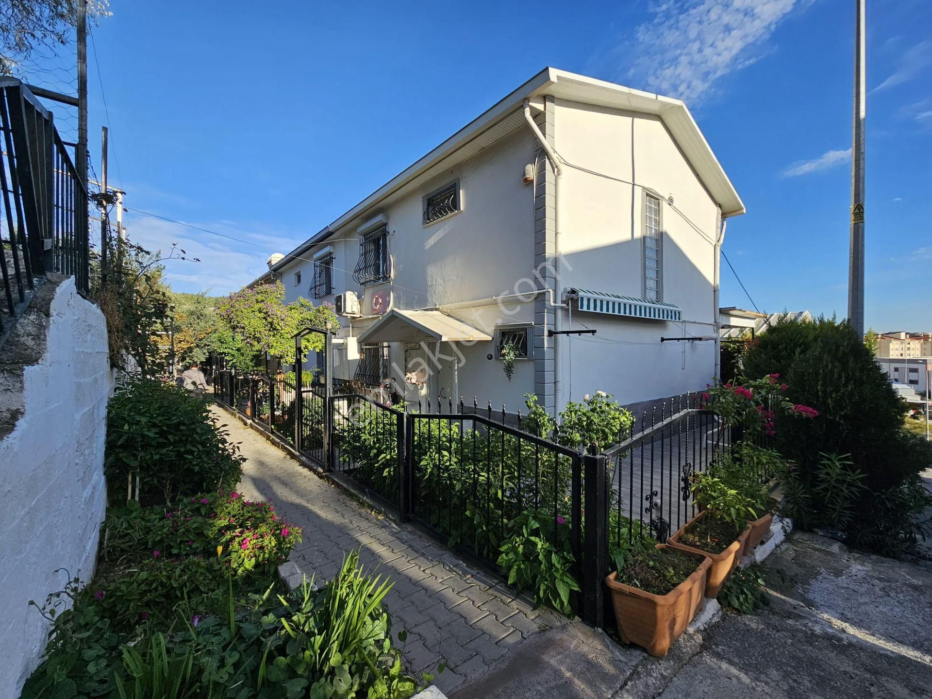 Görülmeye Değer Büyütülmüş Köşe Konumlu Dublex Ev - Görsel 16