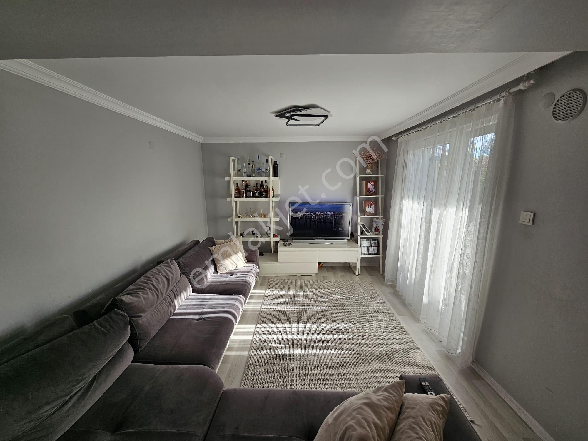 Görülmeye Değer Büyütülmüş Köşe Konumlu Dublex Ev - Görsel 13