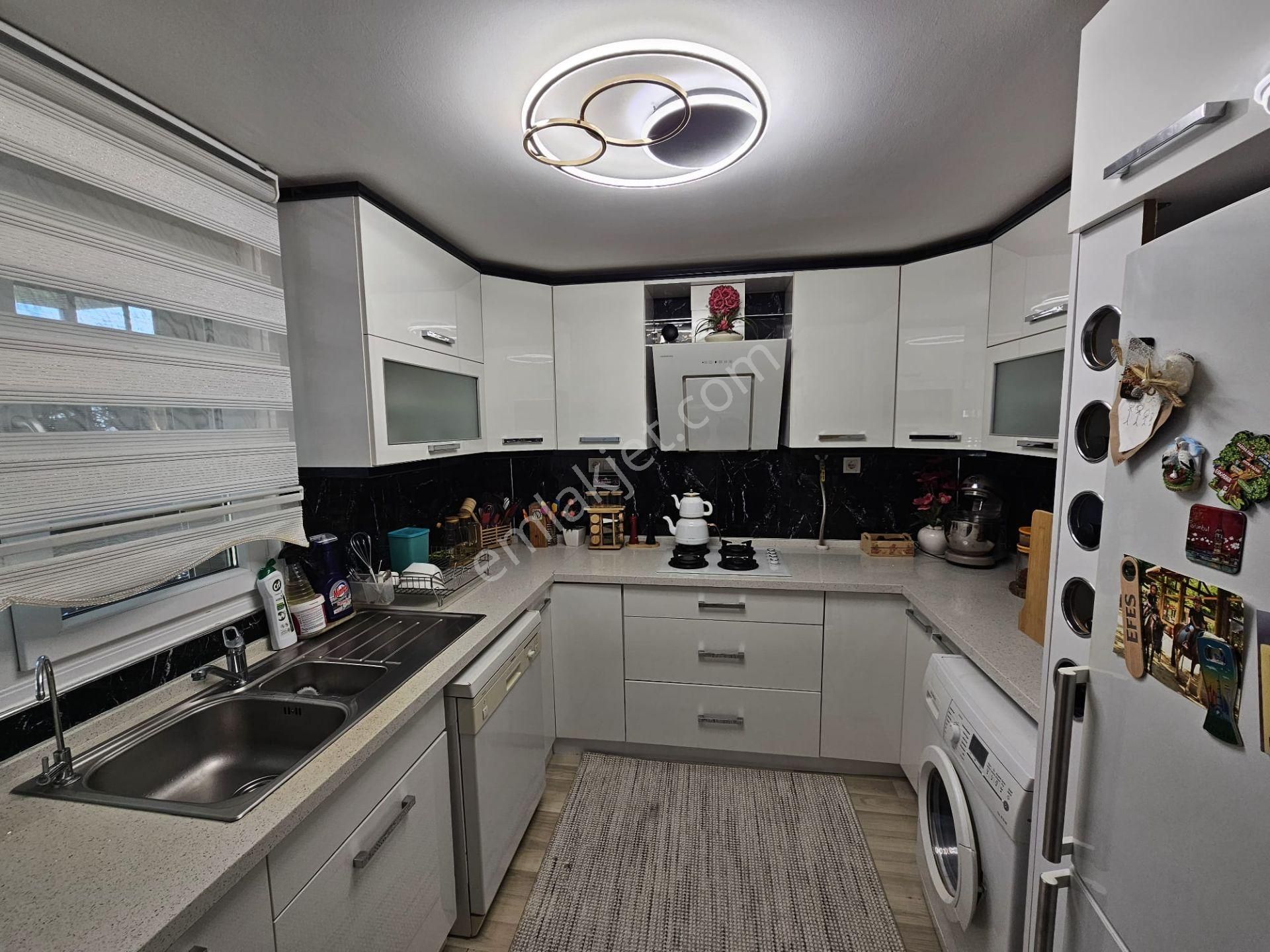 Görülmeye Değer Büyütülmüş Köşe Konumlu Dublex Ev